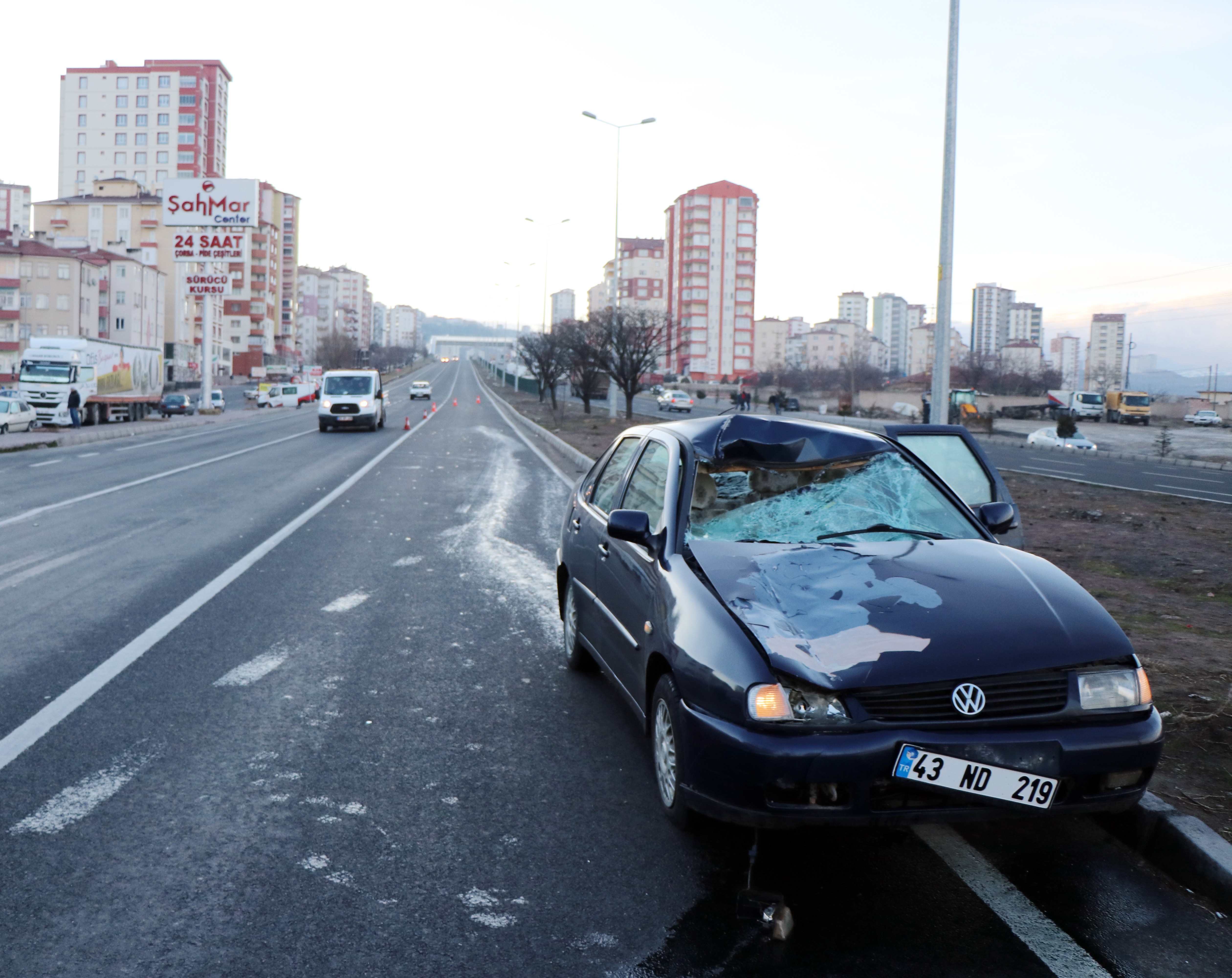 Otomobille çarpışan motosikletin sürücü öldü, arkadaşı yaralı