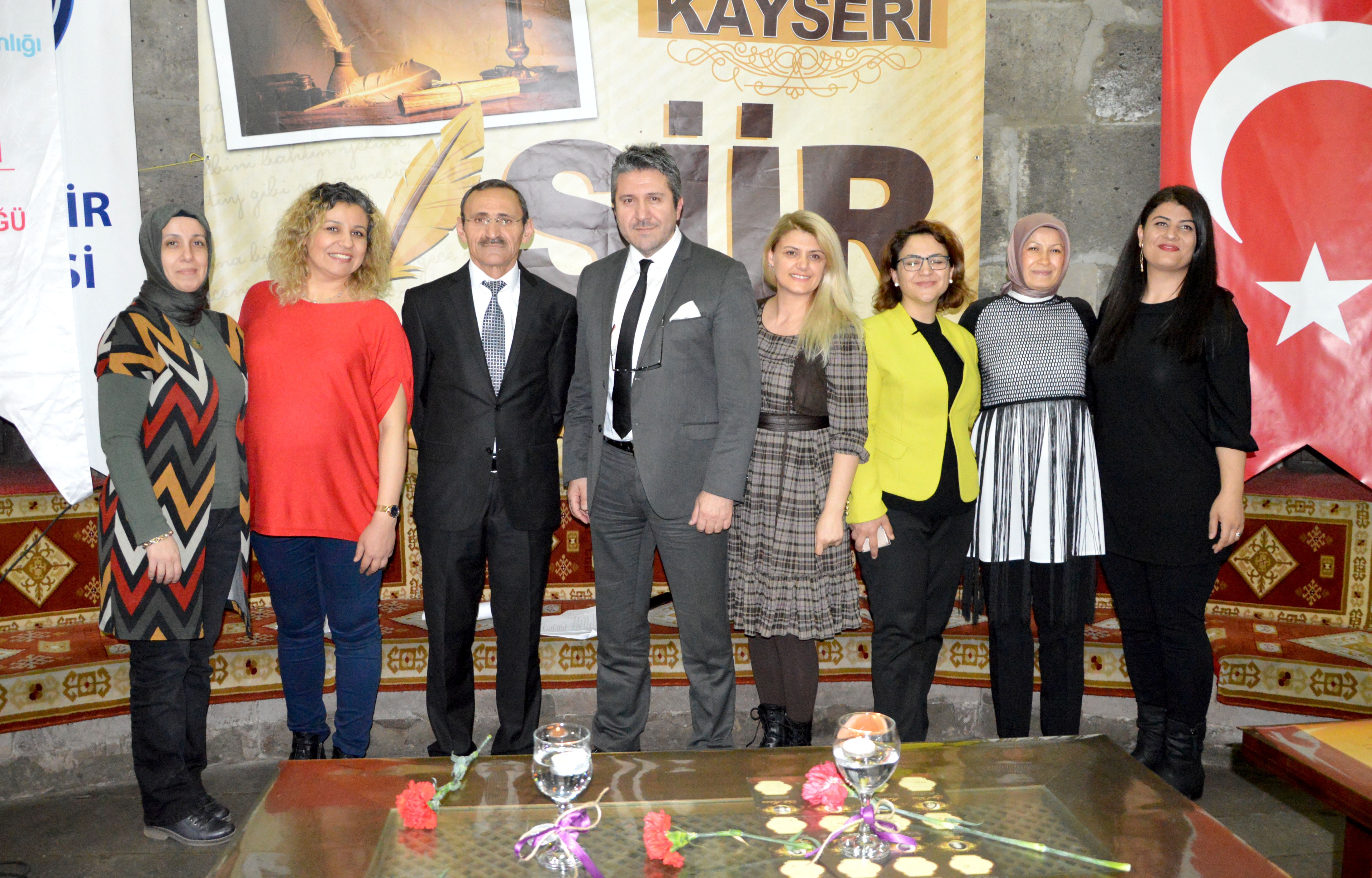 Kayseri Sağlık Müdürlüğü “8 Mart Dünya Kadınlar Günü” Nedeni İle Kadın Çalışanlarına Şiir Dinletisi Düzenledi