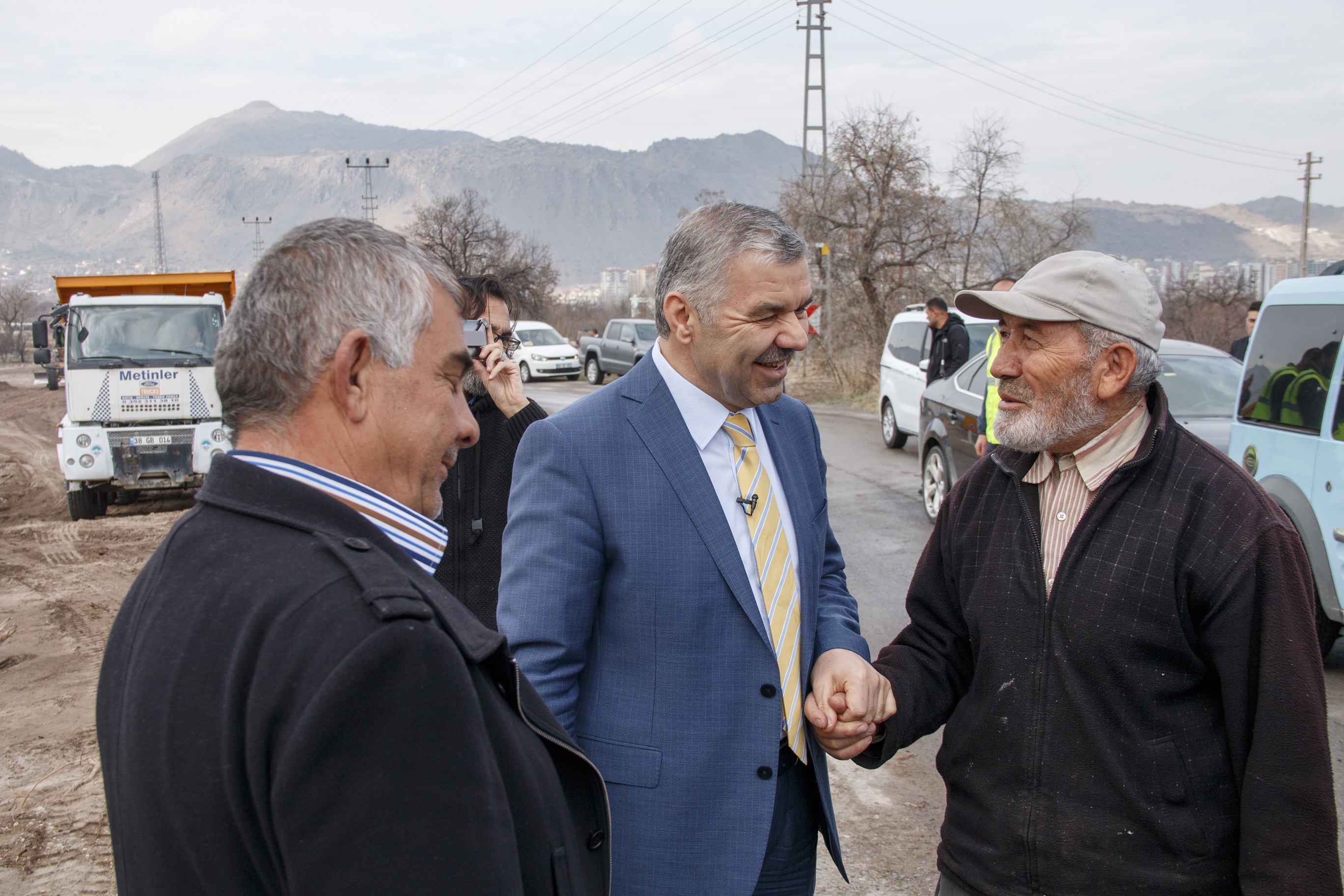 BÜYÜKŞEHİR’DE DURMAK YOK YOLA DEVAM