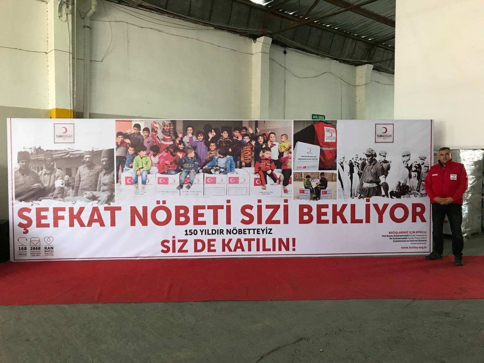 Türk Kızılayı’ndan Afrinde’ki sivillere giyecek yardımı