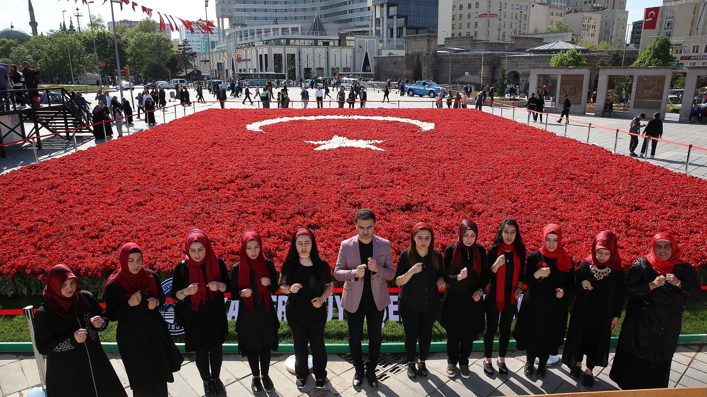 Rekor bayrağa ilgi bitmiyor