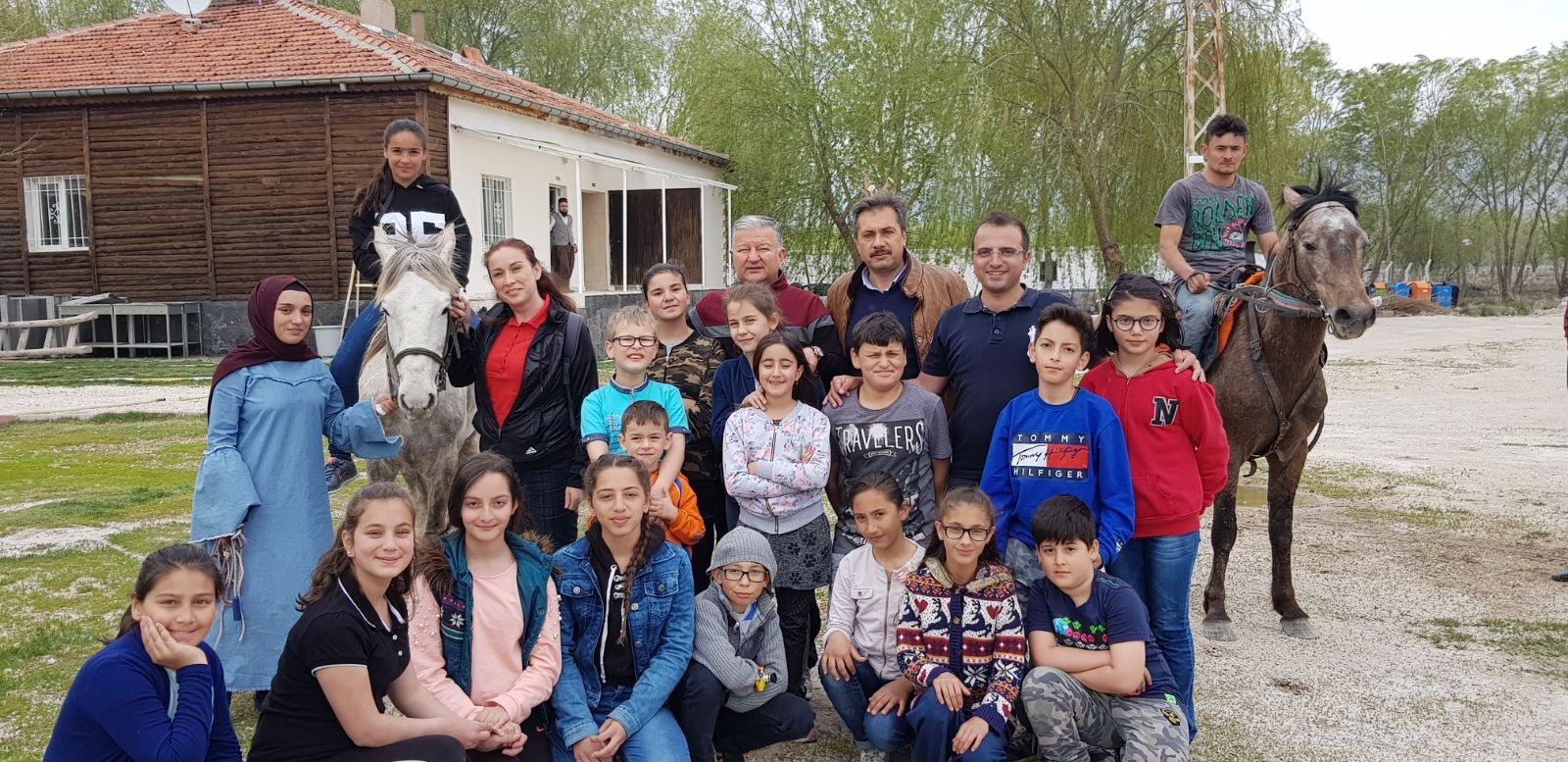 Kaymakam Duru Komediksiyon Tiyatro Ekibiyle Piknik Yaptı