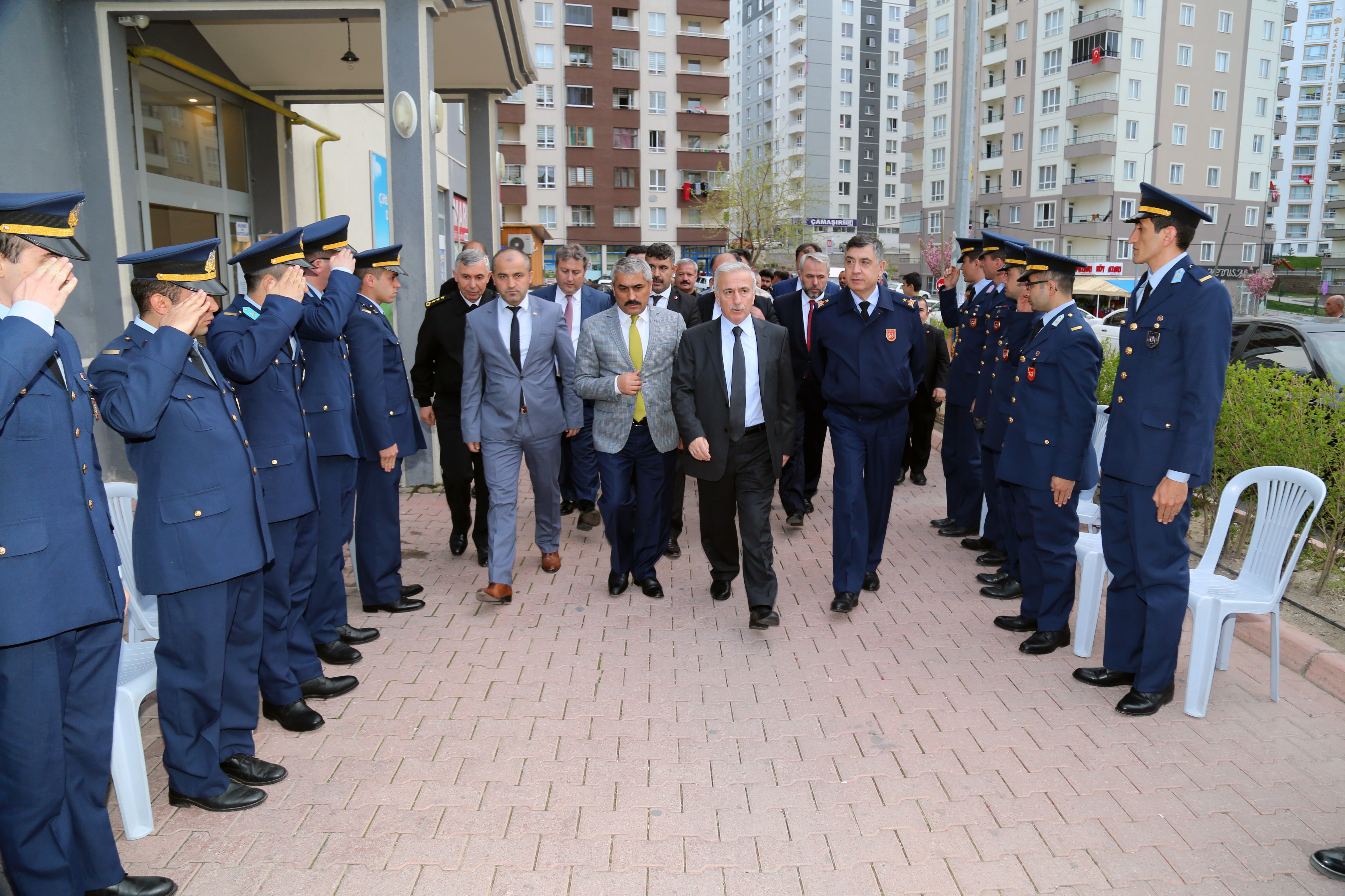 Vali Kamçı Şehit Piyade Teğmen Muhammet Kır’ın Mevlidine Katıldı