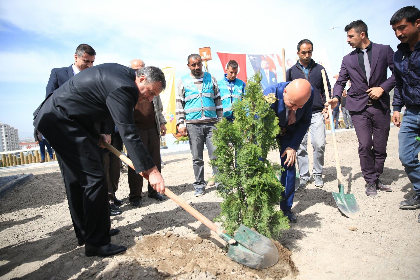 Şehit Savcı Kiraz’ın adı fidanlarla yaşayacak