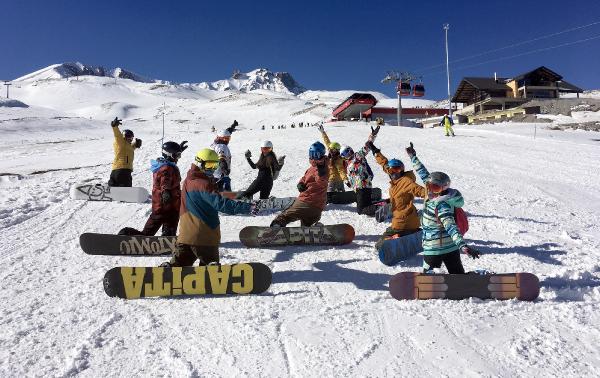 Erciyes’te kayak sezonu taşımalı karla uzadı