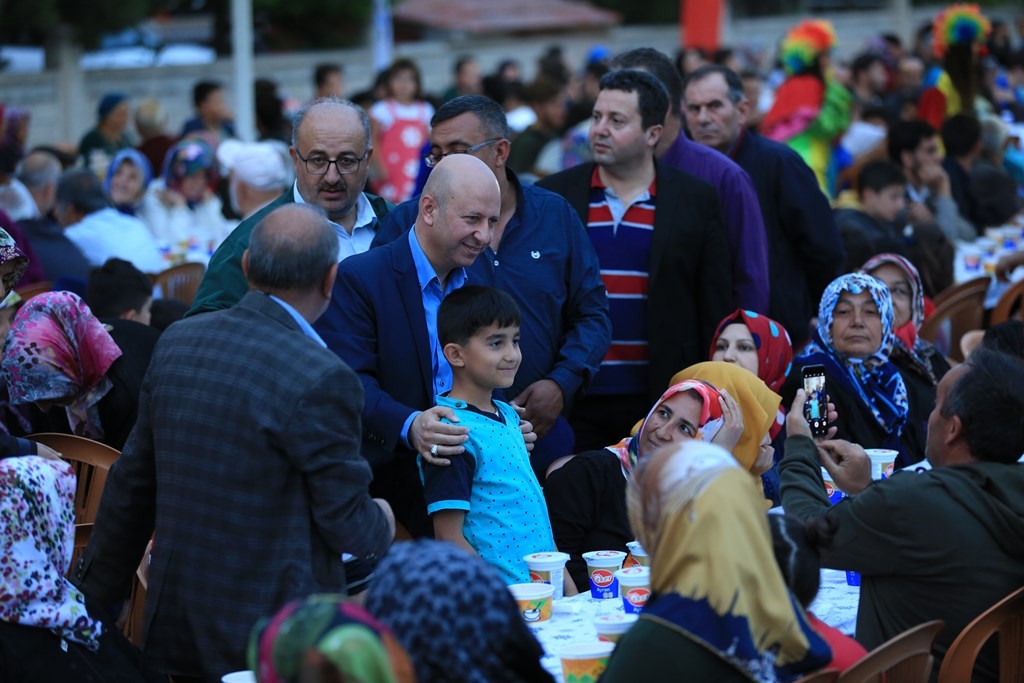 Zümrüt Mahallesi’nde coşkulu iftar