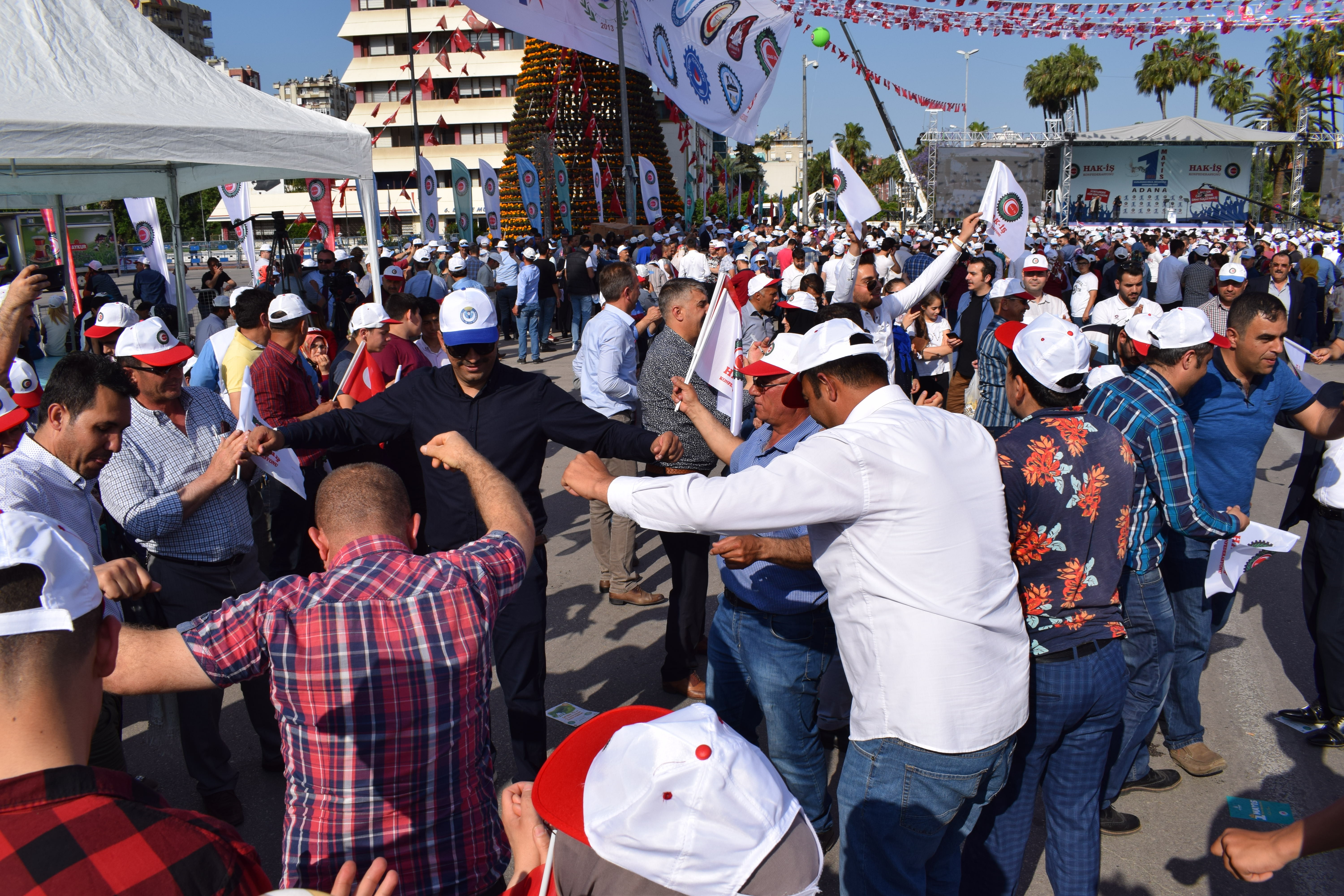 Çelik: “1 Mayıs’ı coşkuyla adana’ da kutladık”