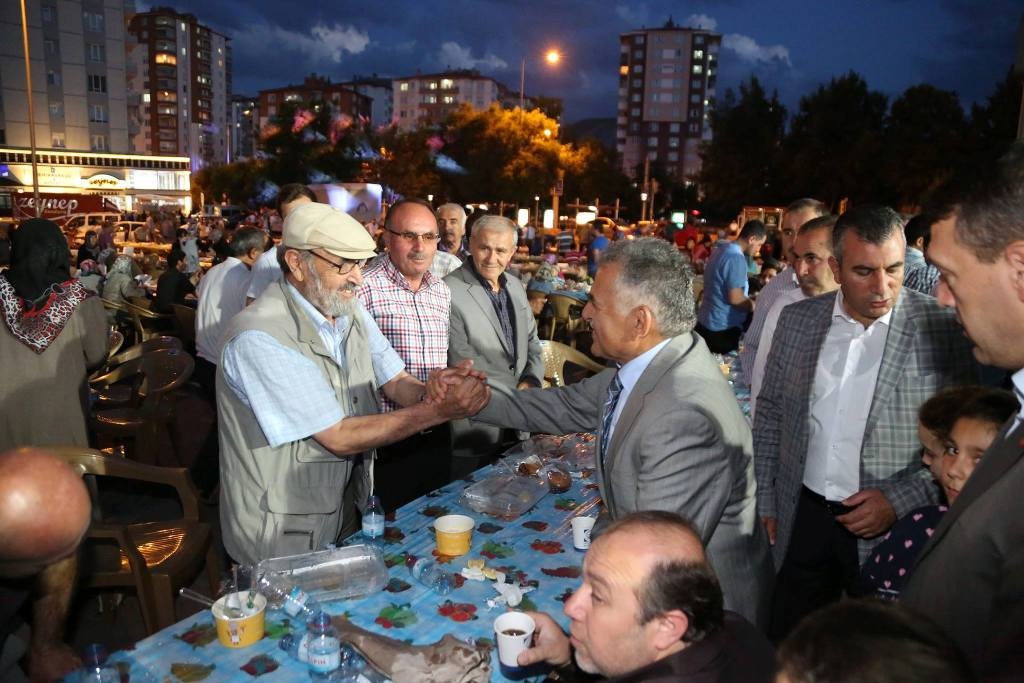 Melikgazi’de her gün başka mahallede iftar