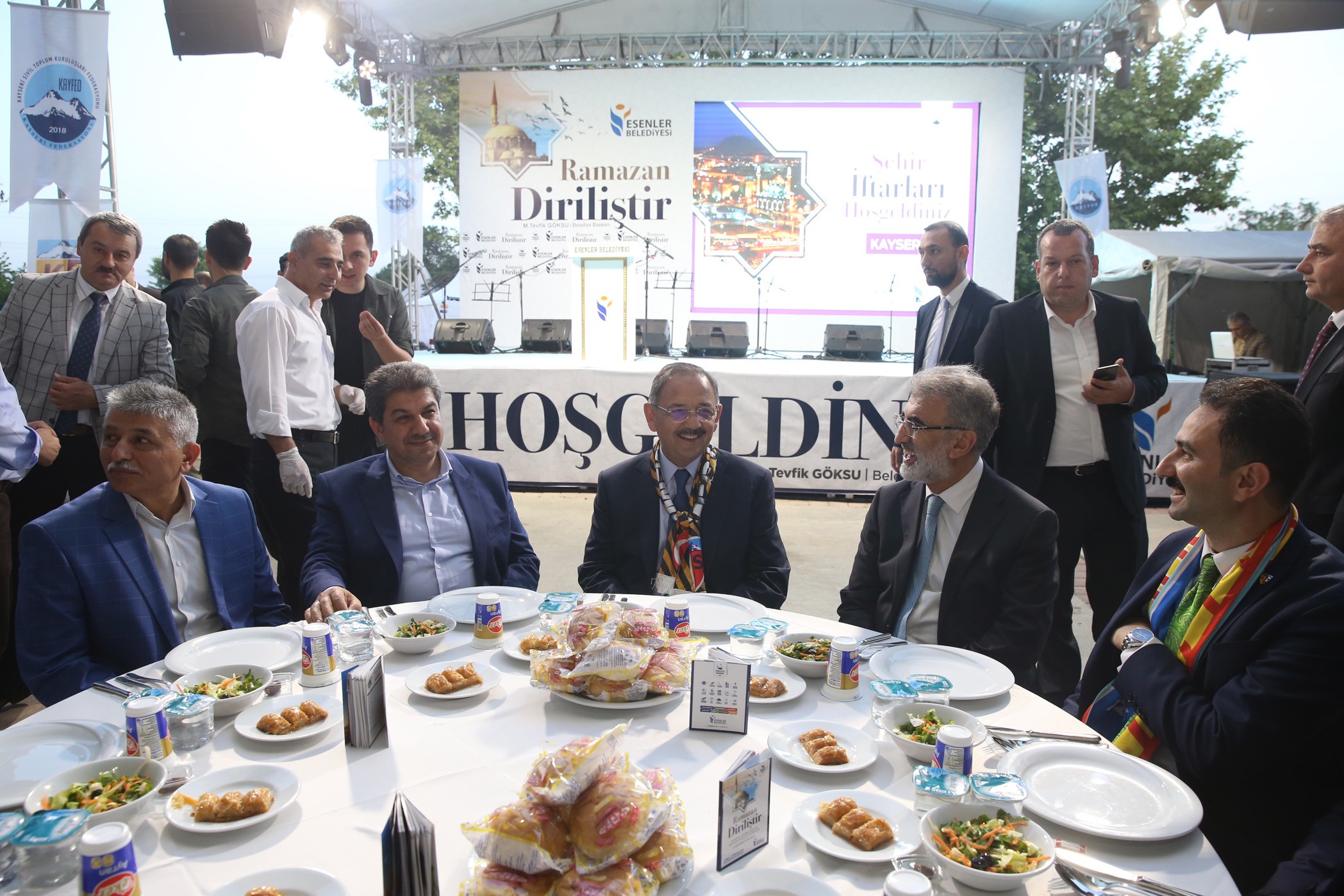 Bakan Özhaseki, hemşehrileriyle Şehir İftarı’nda