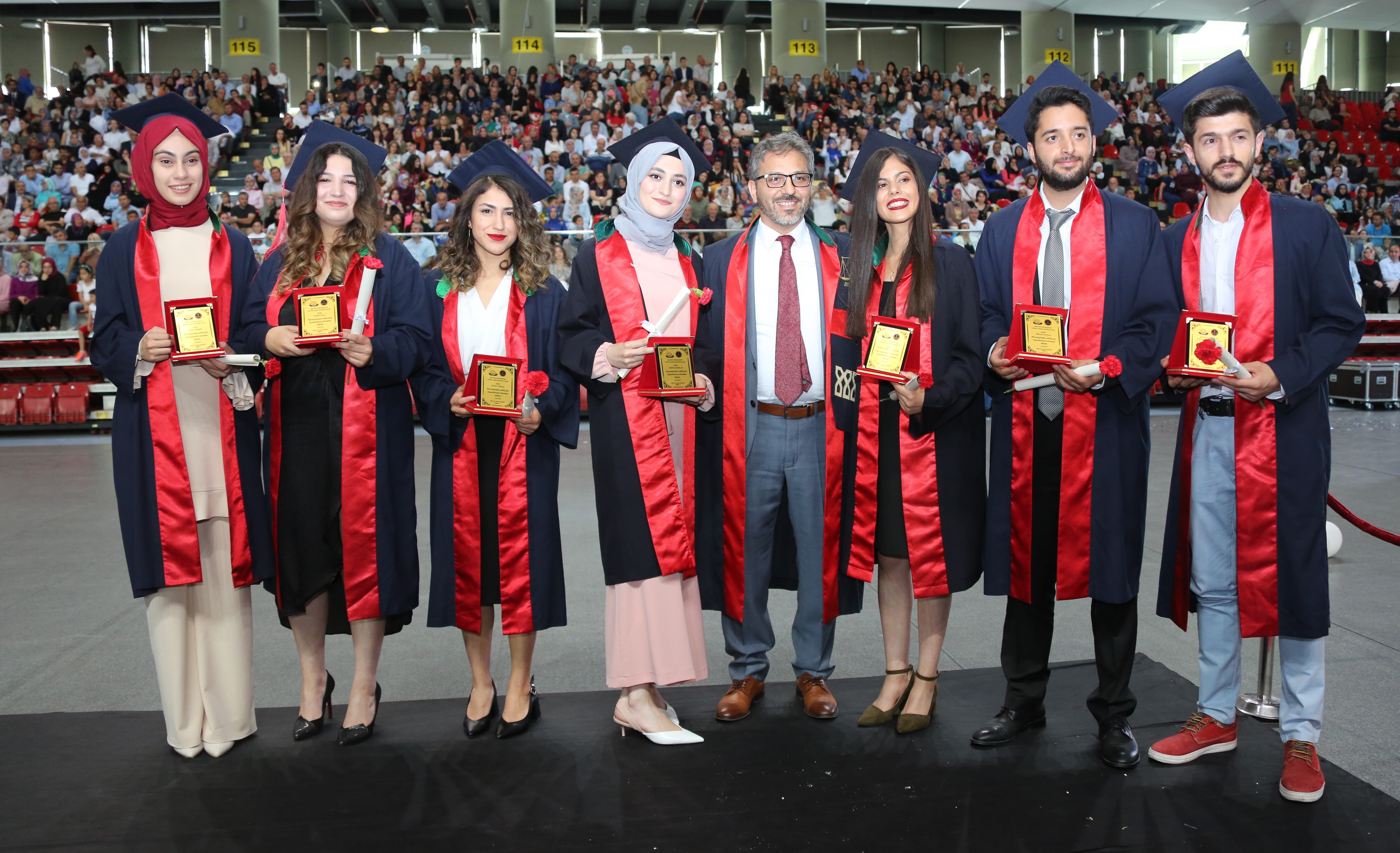 ERÜ Hukuk Fakültesi Yeni Mezunlarını Verdi