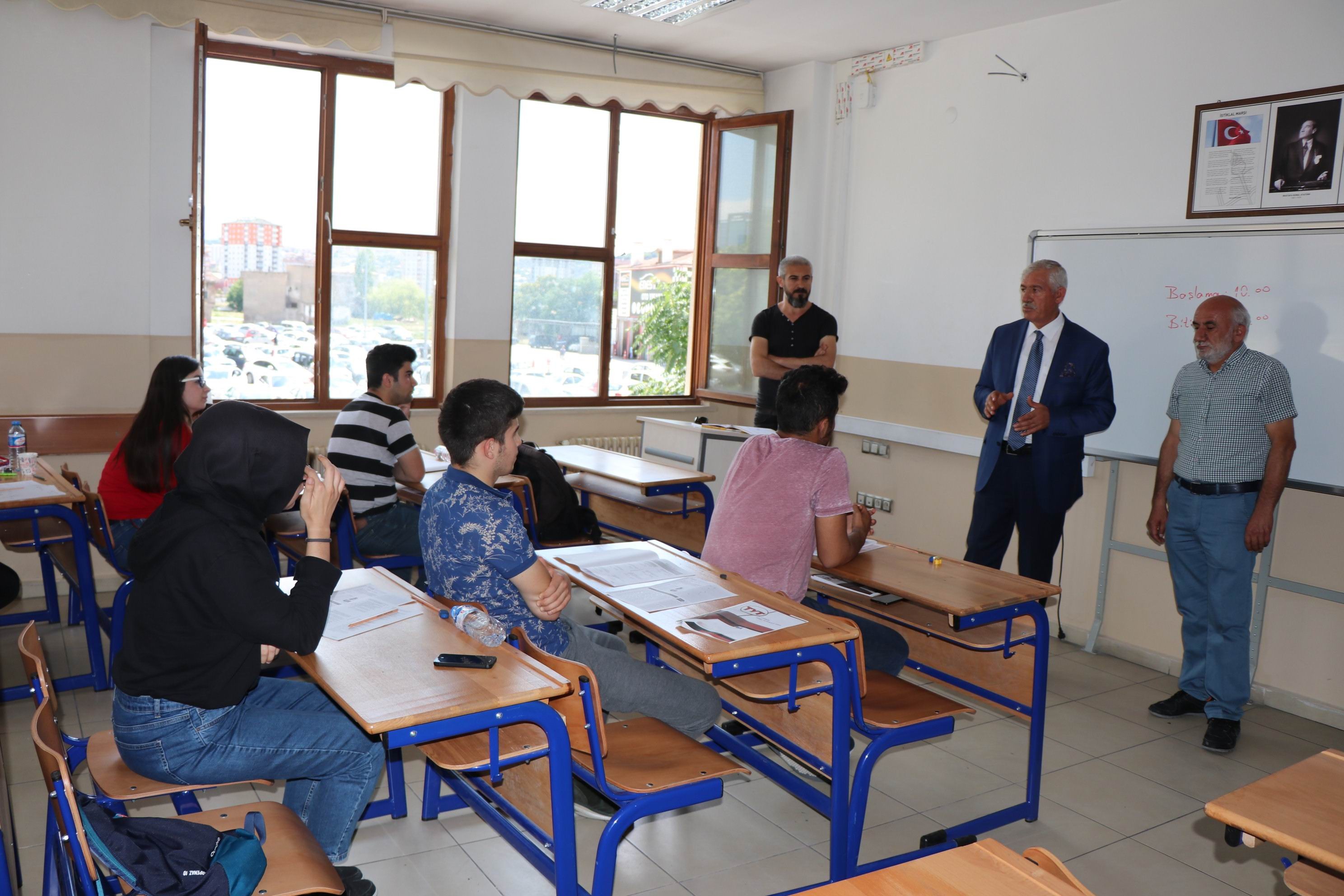 (Özel Haber) Sakarya savaşında mezun veremeyen lise, mezunlarına sahip çıkıyor