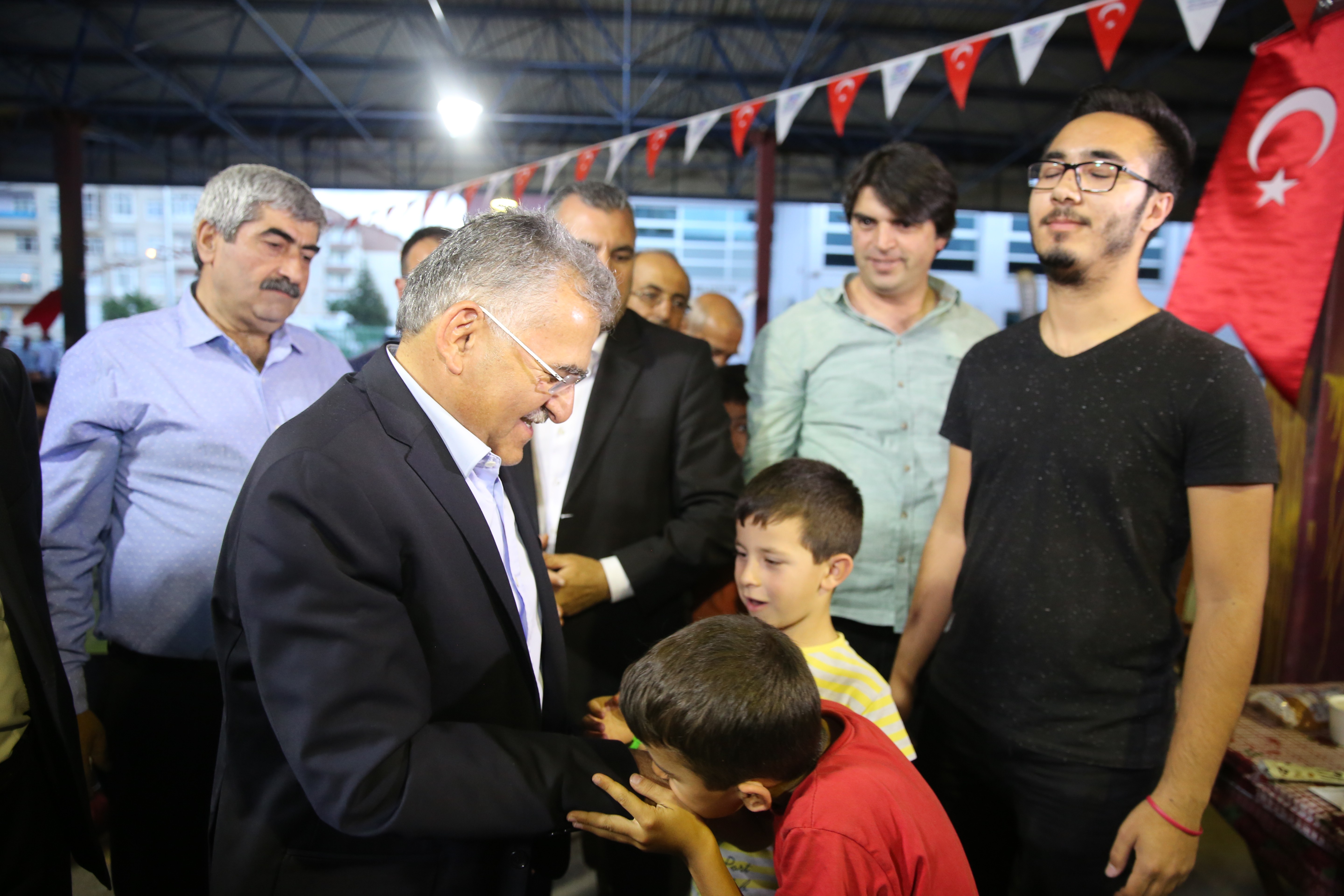 Başkan Büyükkılıç, Yeniköy halkıyla iftarda bir araya geldi