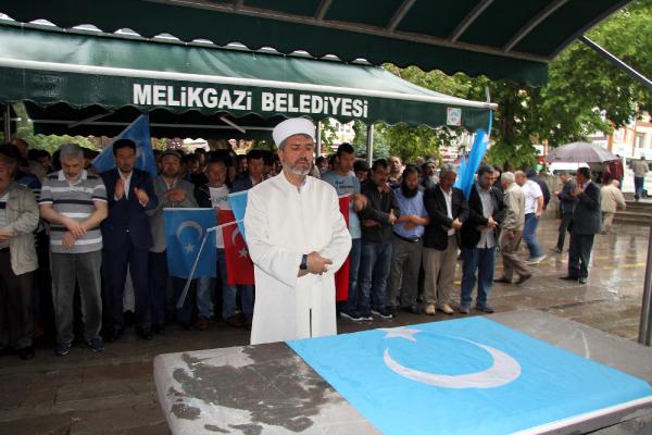 Doğu Türkistanlı alim için gıyabi cenaze namazı