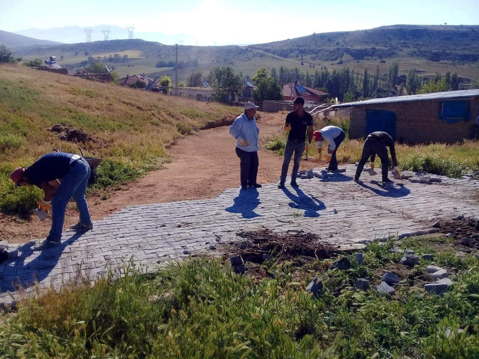 Develi’deki kırsal mahallelerde çalışmalar devam ediyor