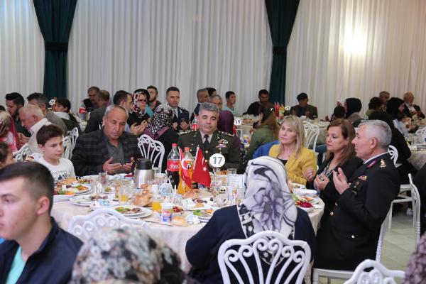 Garnizon komutanlığından şehit ailelerine iftar