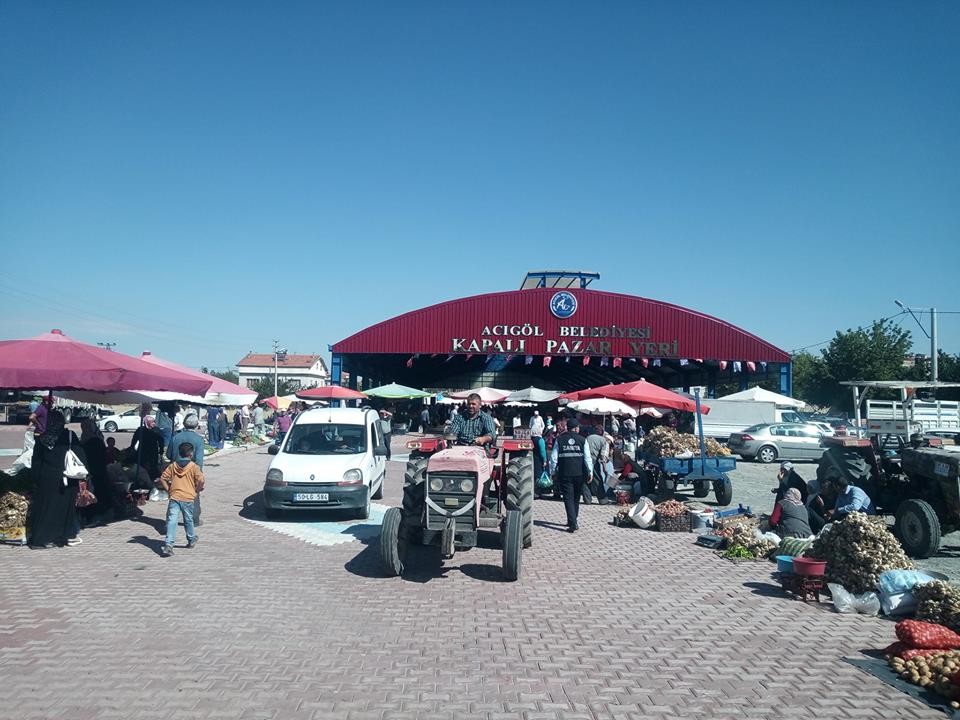 Acıgöl Kapalı Pazar Yeri hizmete girdi