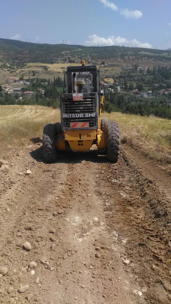 Develi Belediyesi kırsal mahallelerde yol çalışması yaptı