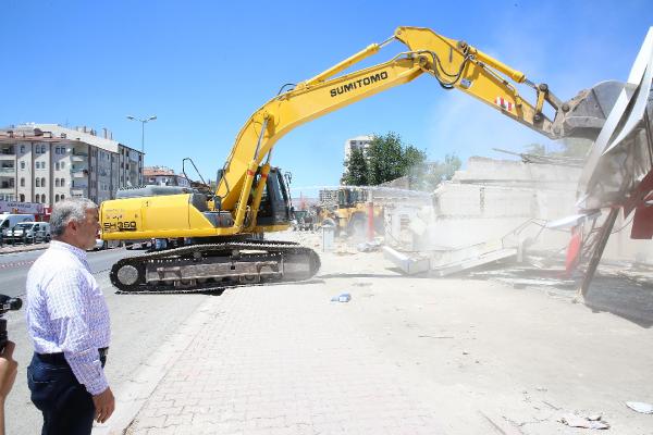 18 parseldeki 31 yapı yıkıldı