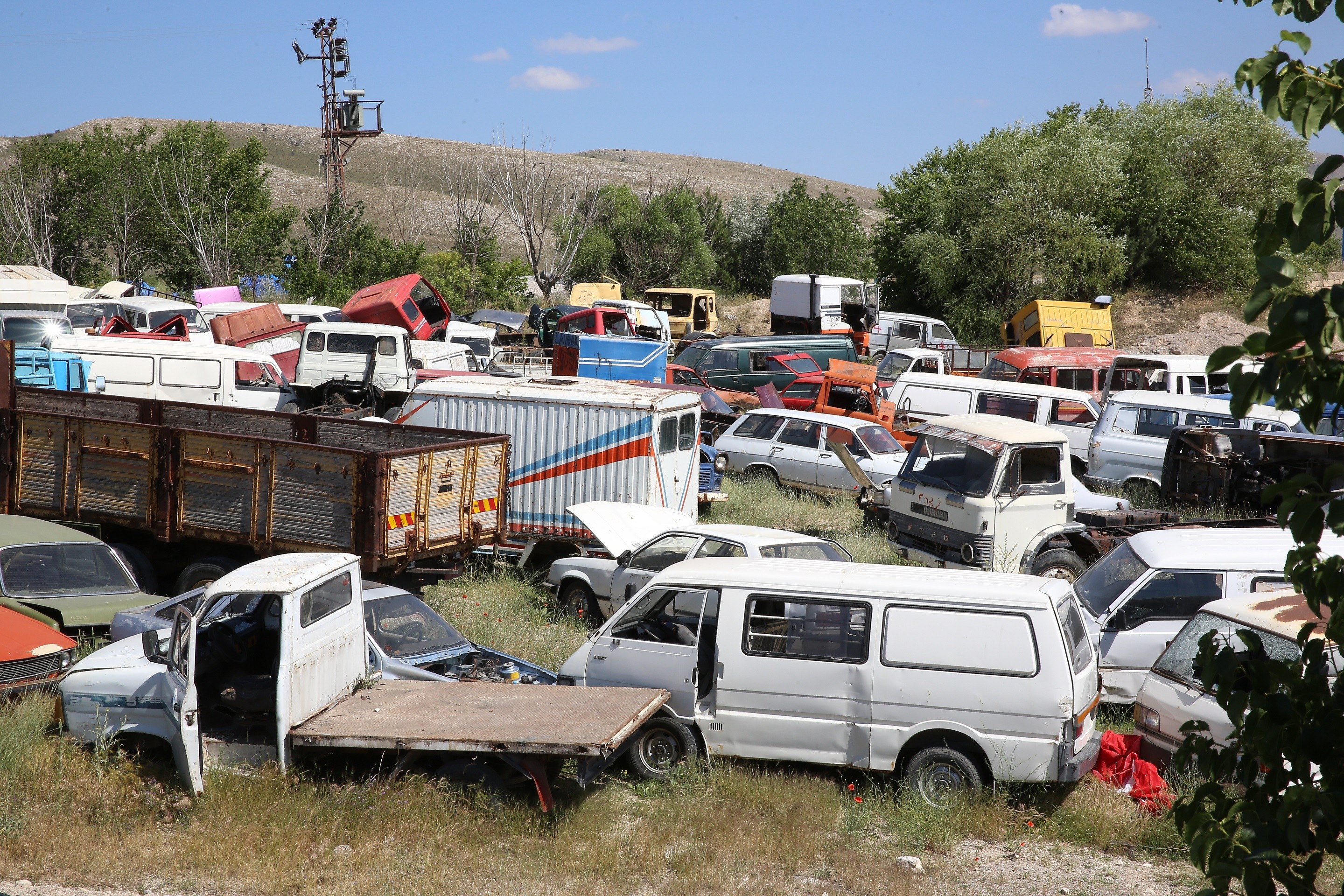 Hurda araçlar Büyükşehir’e teslim ediliyor