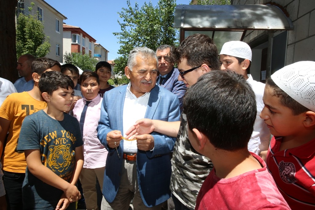 Başkan Memduh Büyükkılıç, Esenyurt Mahalle haklıyla bir araya geldi