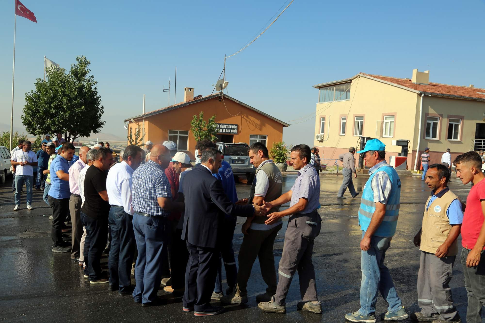 Başkan Cabbar belediye personeliyle bayramlaştı