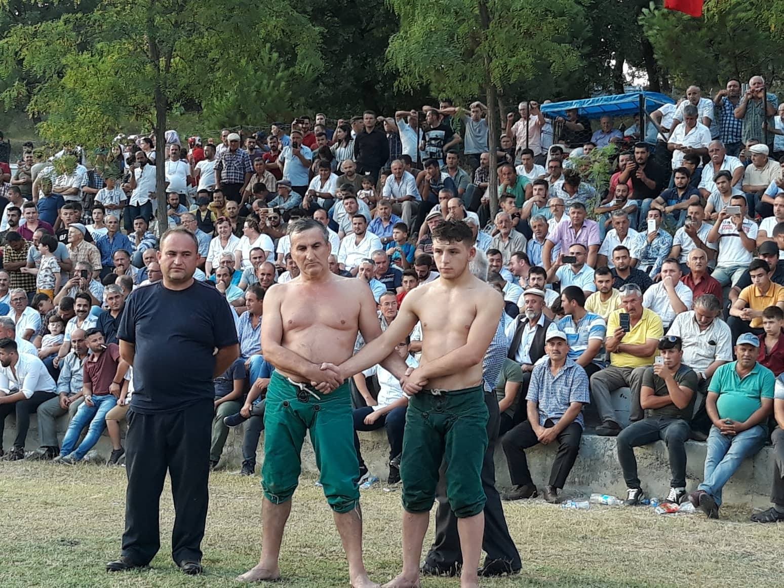 Bartın’da güreş müsabakalarına yoğun ilgi