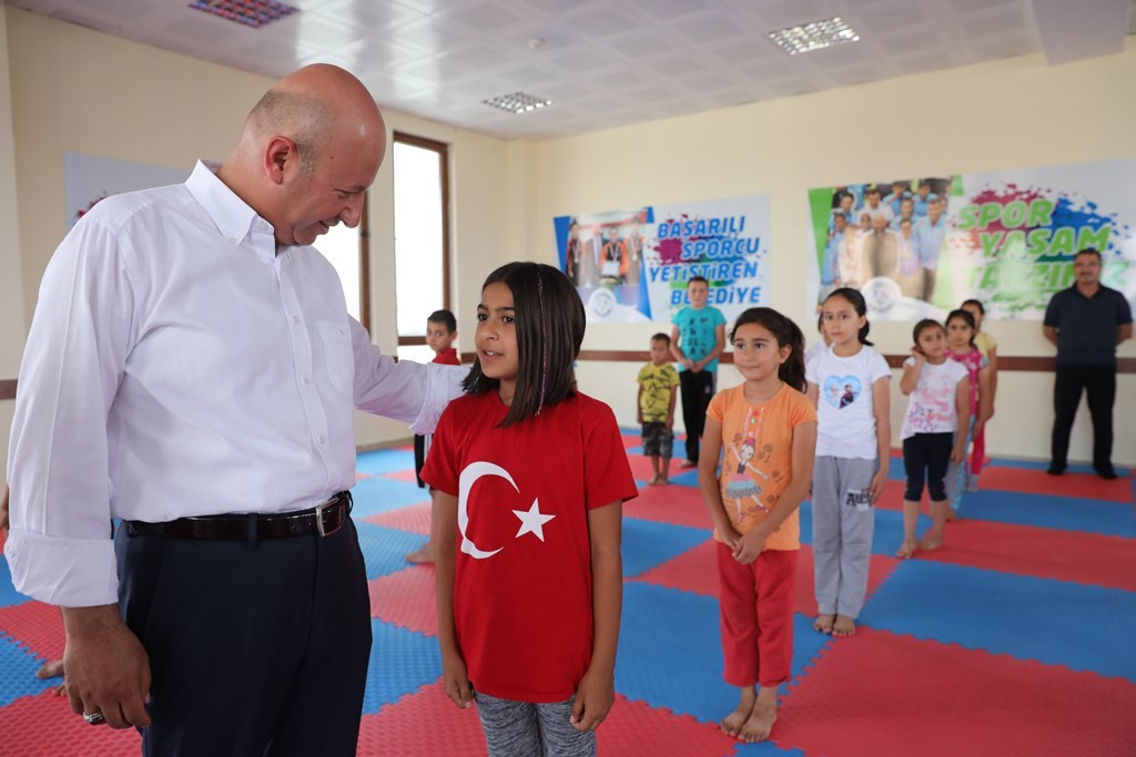 Çolakbayrakdar, “Yeni yetenekleri spora kazandırmaya devam edeceğiz”