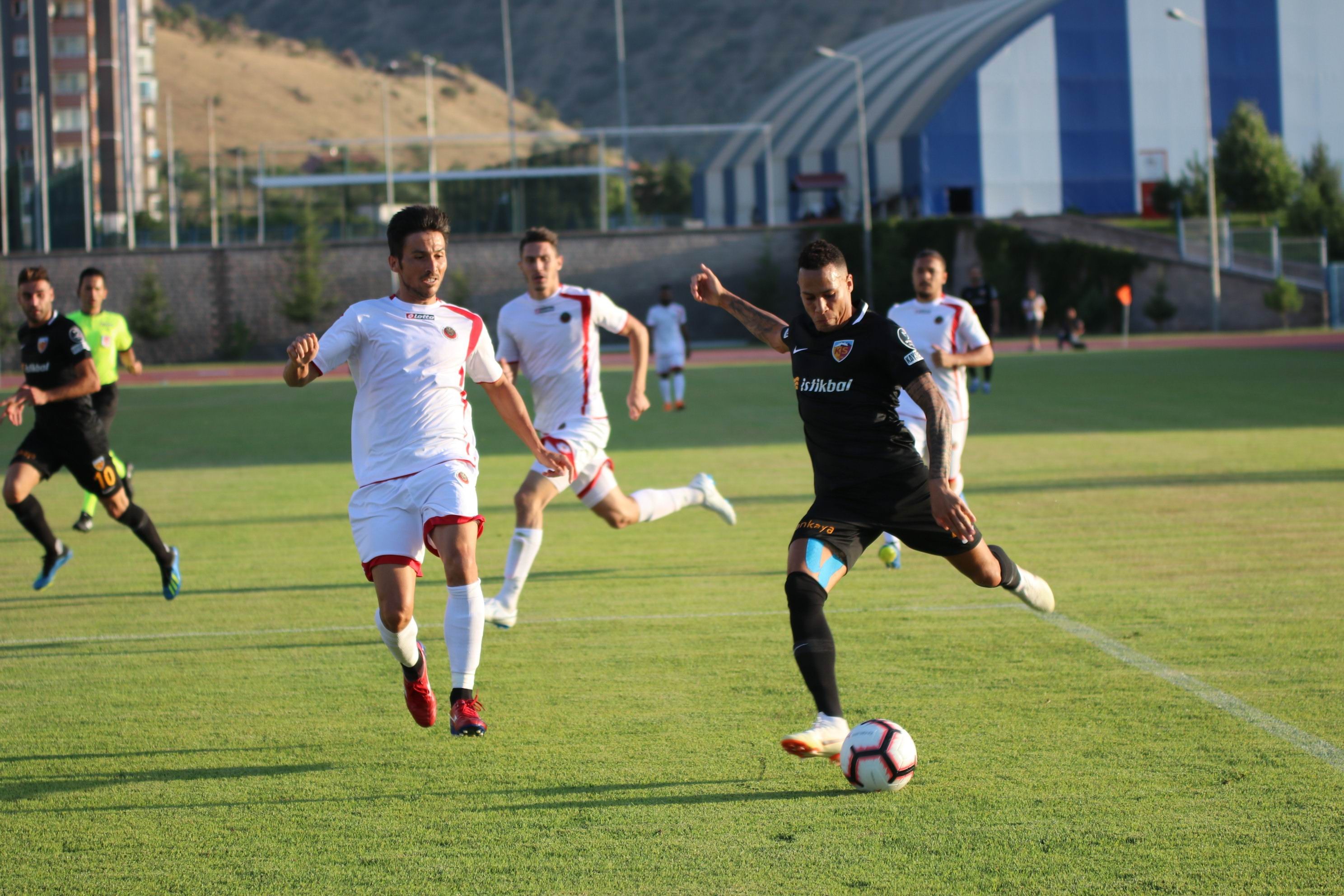 Tjaronn Chery taraftarın beğenisini kazandı