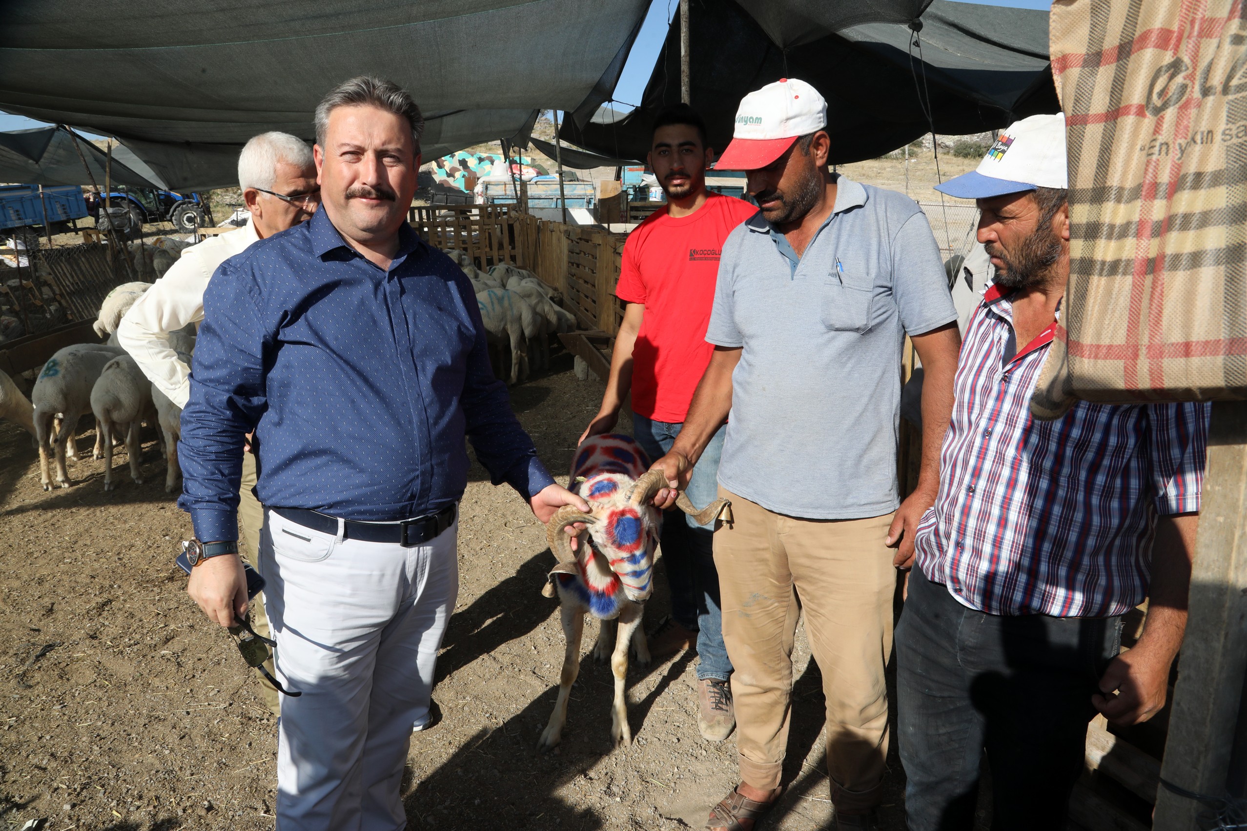 Başkan Palancıoğlu Kurban Pazarında