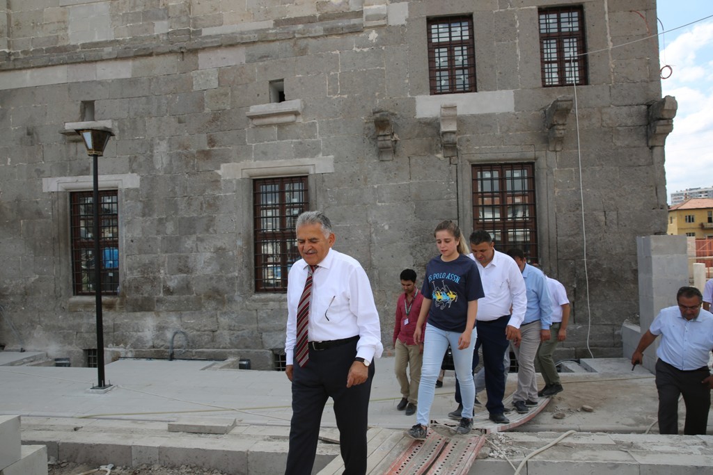 Başkan Büyükkılıç, Turan Mektebi Çalışmaları Hakkında Bilgi Aldı