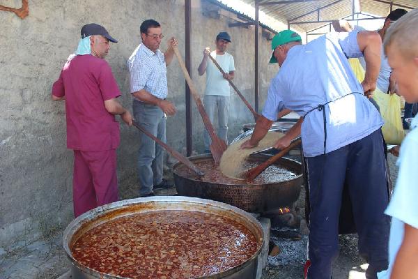 Kermelik’de pilav şenliği