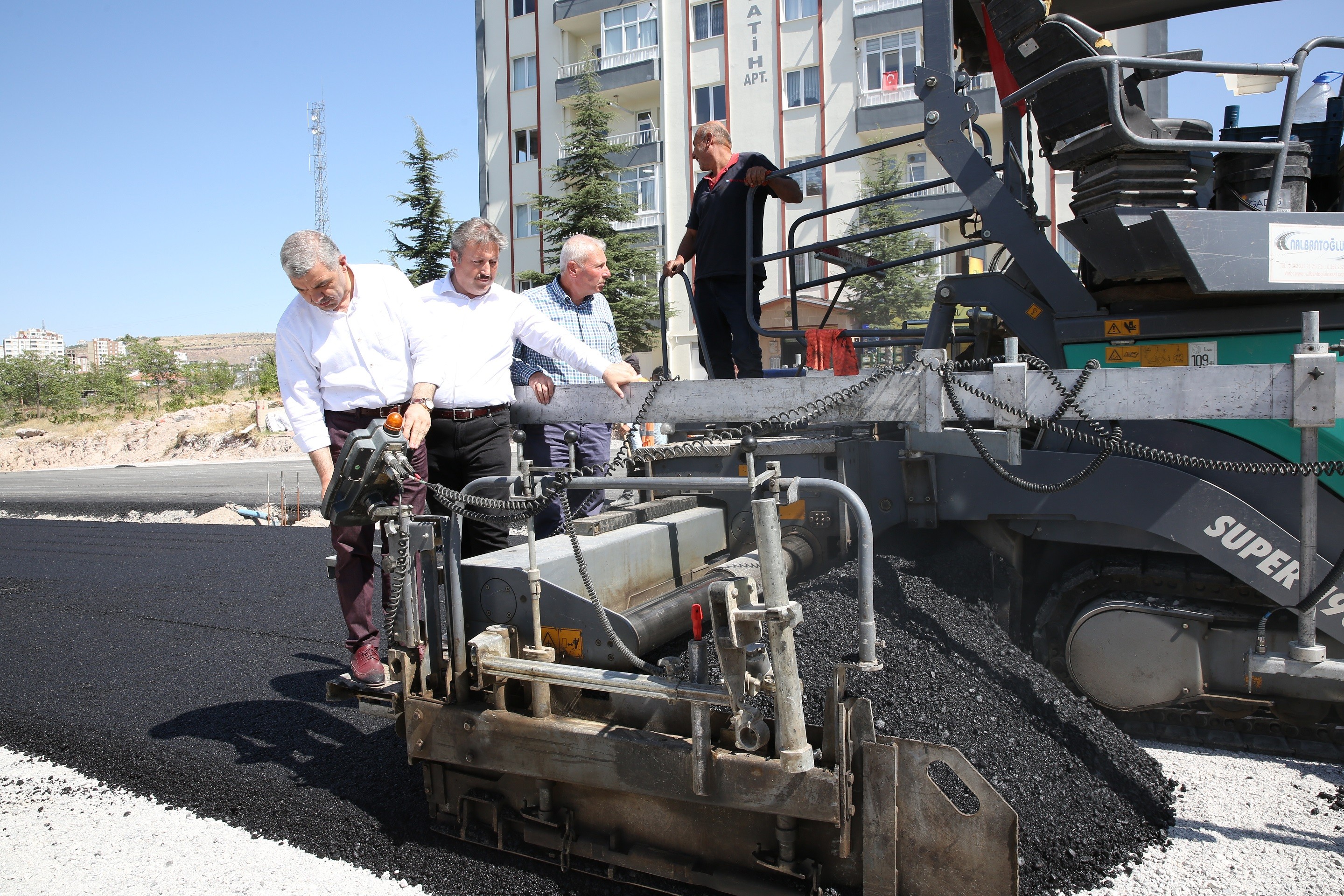 Başkan Çelik: “Evladiyelik yollar yapıyoruz”