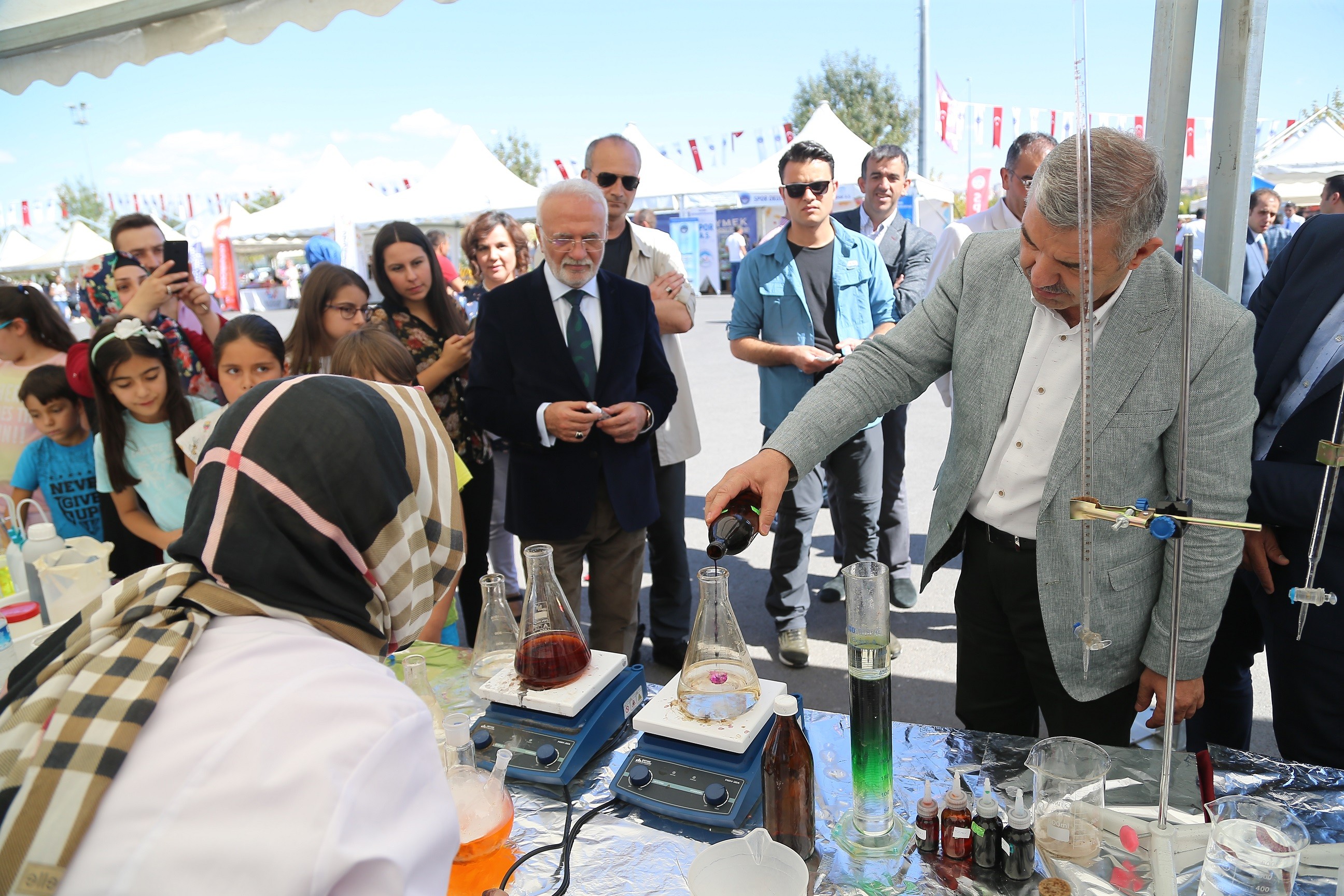 Başkan Çelik ve Elitaş Bilim Şenliği’nde