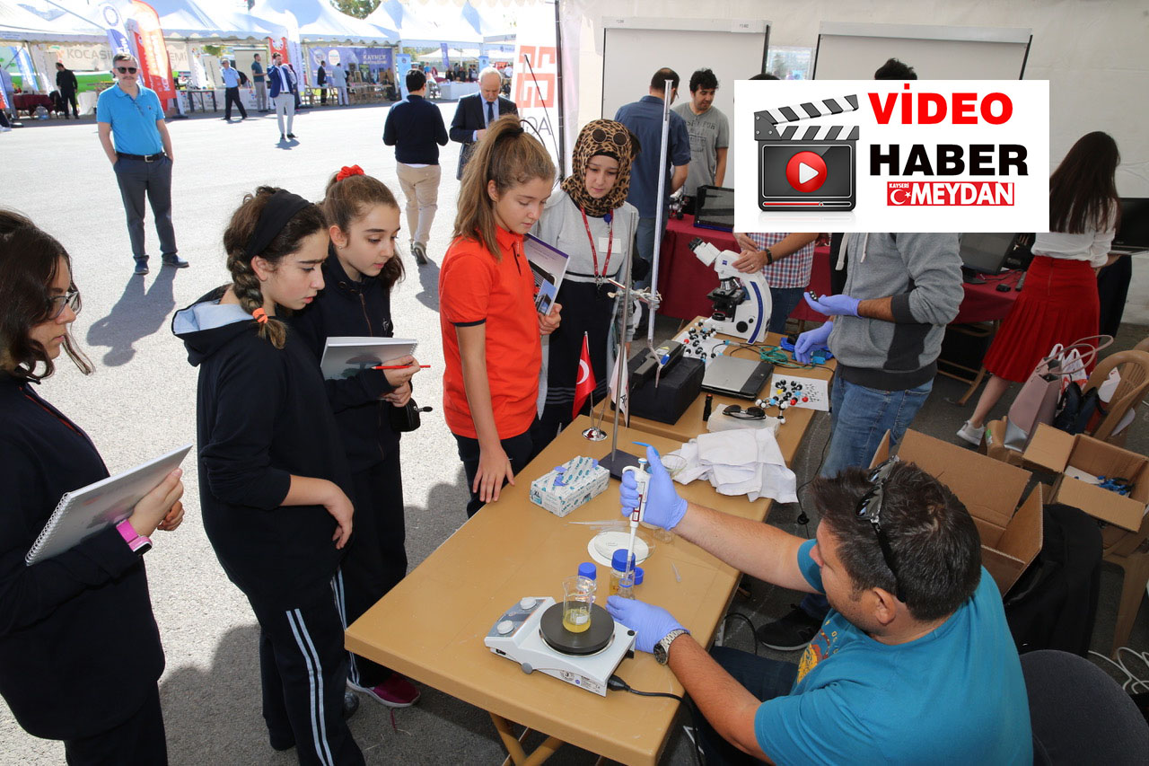 AGÜ Öğrencilere Çeşitli Projeler ve Bilimsel Deneyler Sundu