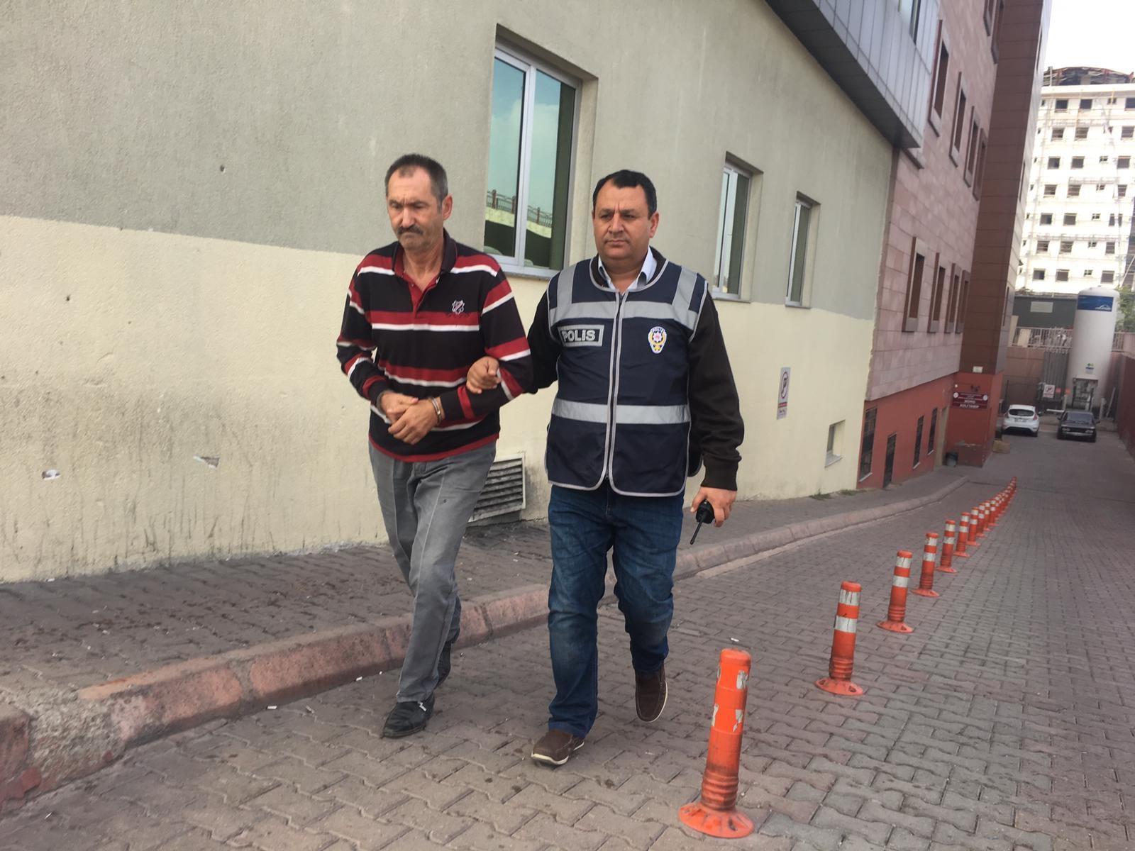 İş yerlerinden 98 bin TL’lik el aletleri çalan hırsız polisten kaçamadı