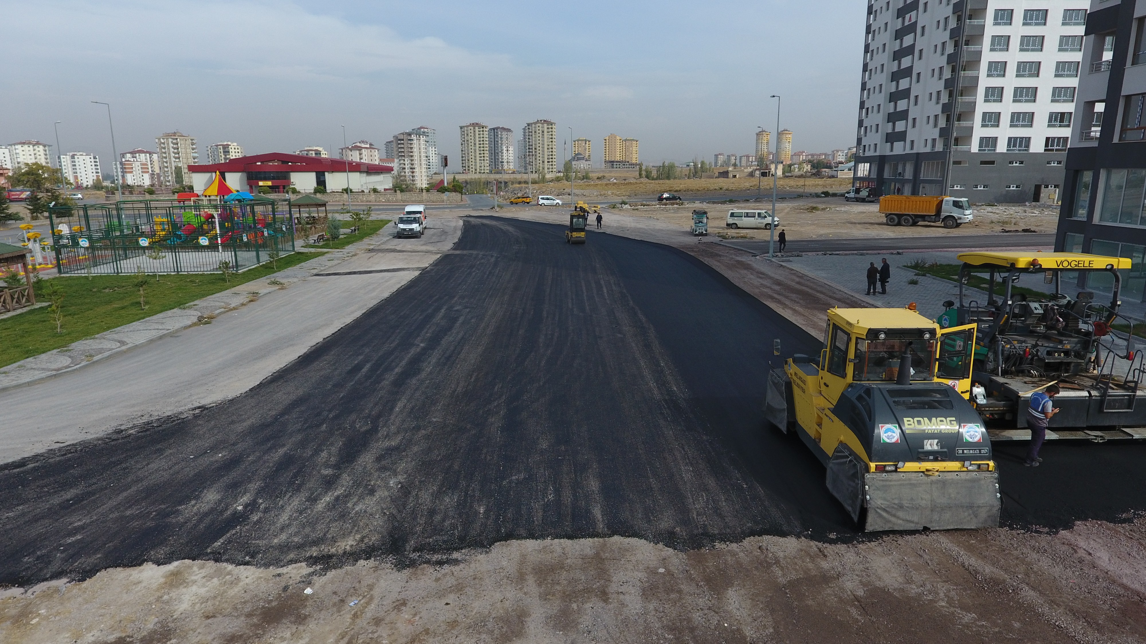 Melikgazi’de asfalt çalışmaları devam ediyor