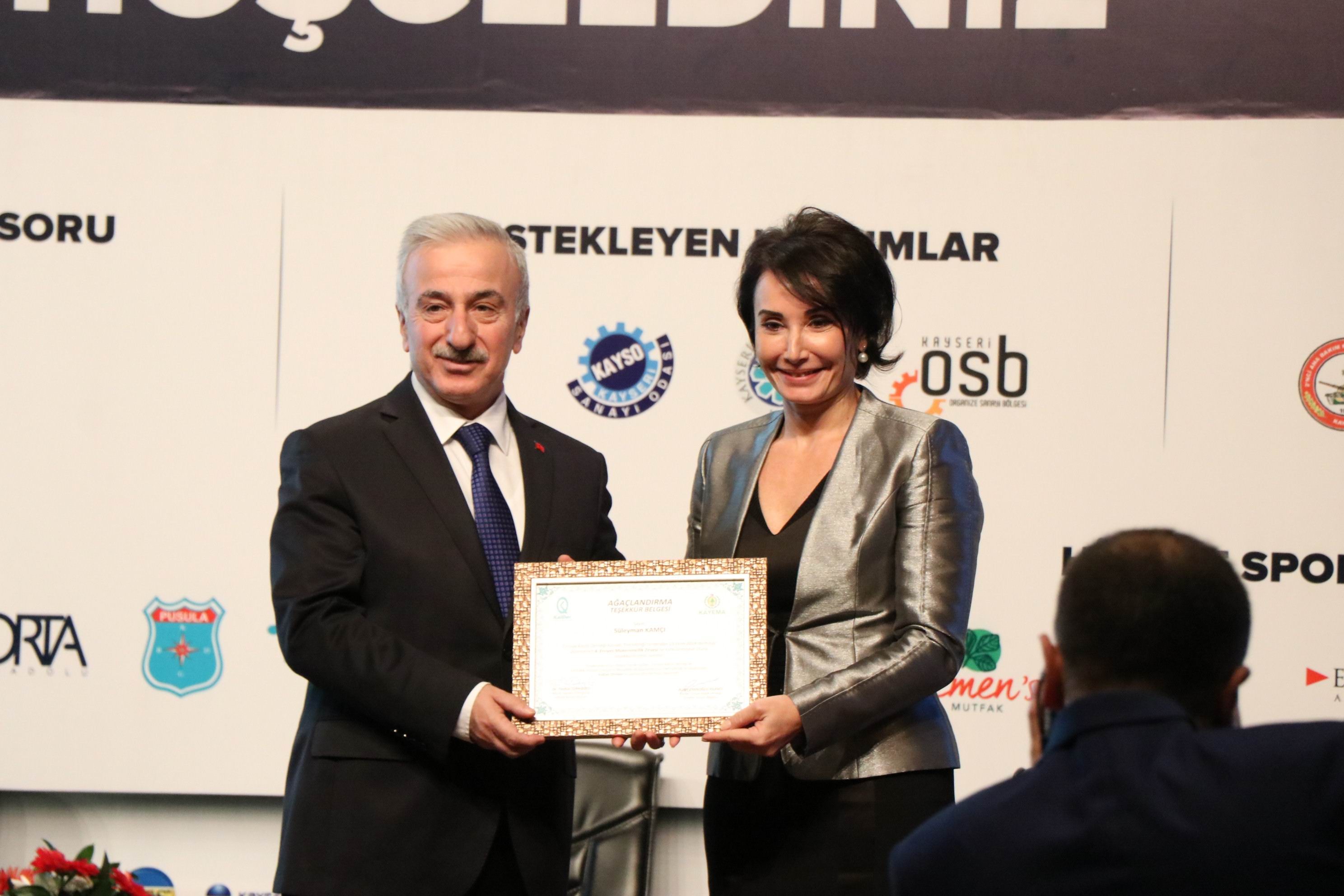 Vali Süleyman Kamçı: “El birliği ile ülkemizin 2023 hedeflerine ulaşması için gayret edeceğiz”