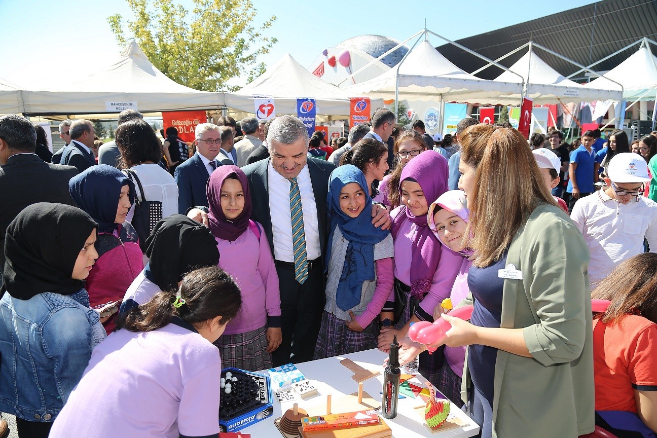 Kayseri Bilim Merkezi’ni de Bilim Şenliği’ni de sevdi