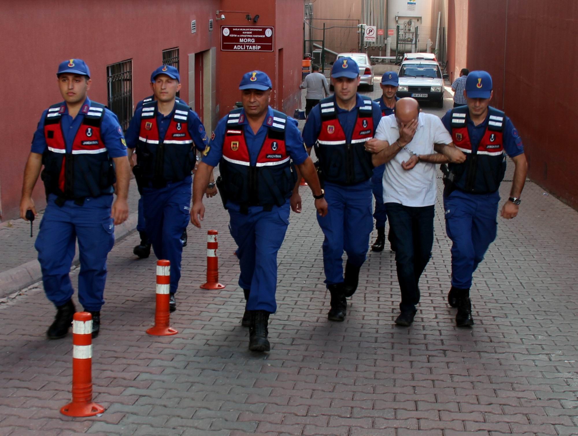 20 kilo esrarla yakalanan şahıs tutuklandı