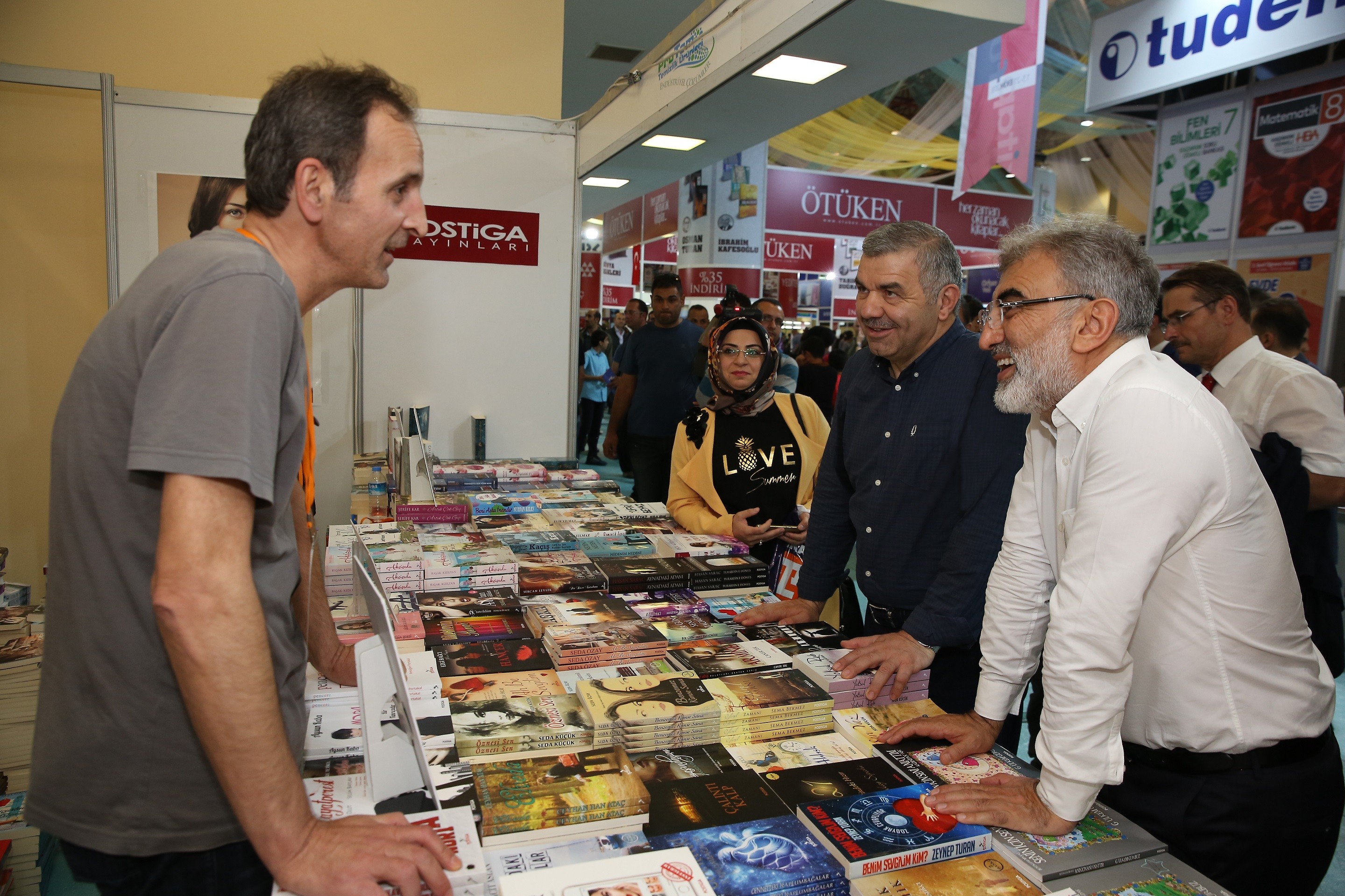 Kitap Fuarı’na iki günde 150 bin ziyaretçi