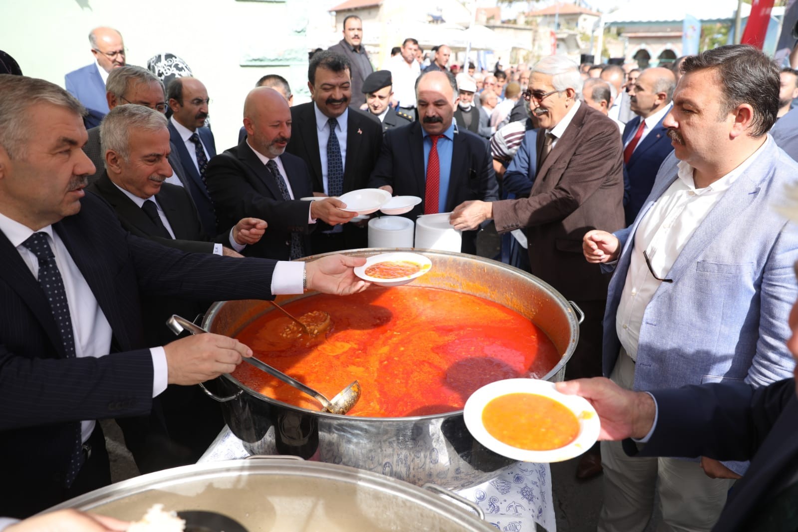 Başkan Çolakbayrakdar, “Ürünlerimizi, ulusal ve uluslararası alanda tanıtacağız”