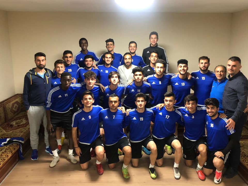 TALASGÜCÜ BELEDİYESPOR SAHAYA İNİYOR