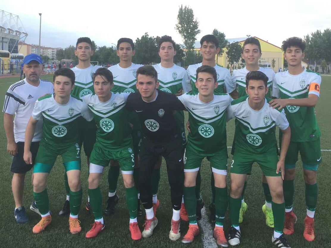 Kayseri Şekerspor U16 takımı beklemede