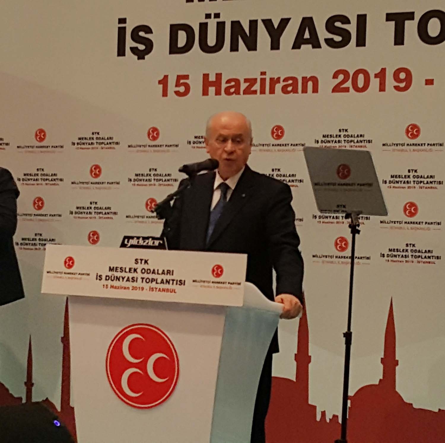 Devlet Bahçeli: “İstanbul kukla ve proje isimlere teslim edilemeyecek kadar önemli ve öncelikli bir kenttir“