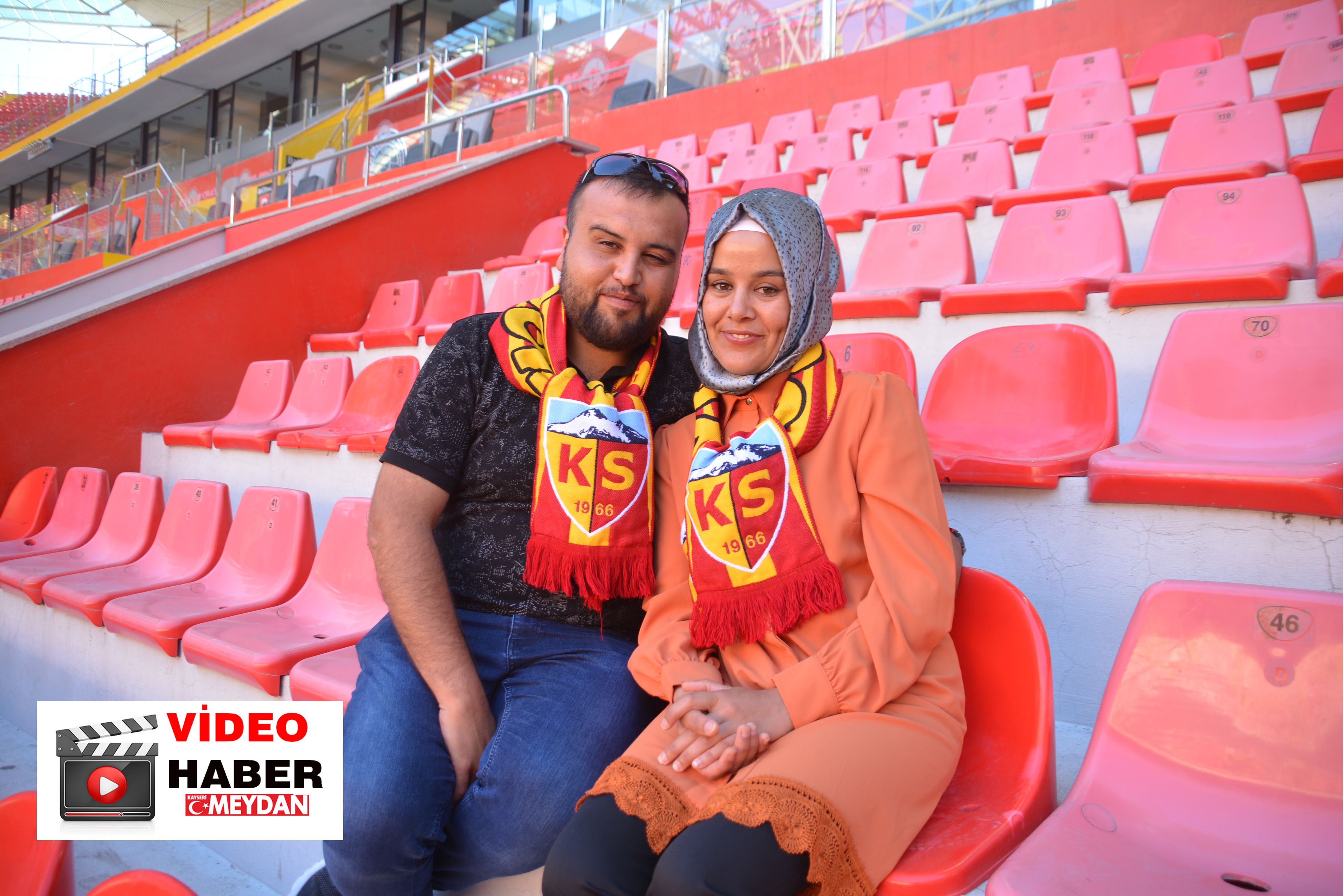 KAYSERİSPOR TARAFTARI DAMAT NİKAH SALONUNU STADYUMA ÇEVİRDİ