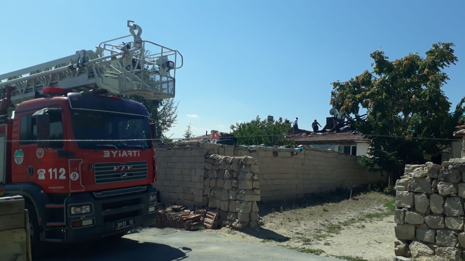 Nedeni Bilinmeyen Yangın Evi Küle Çevirecekti