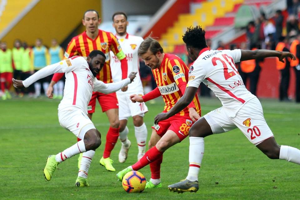 Kayserispor İzmir’de siftah peşinde