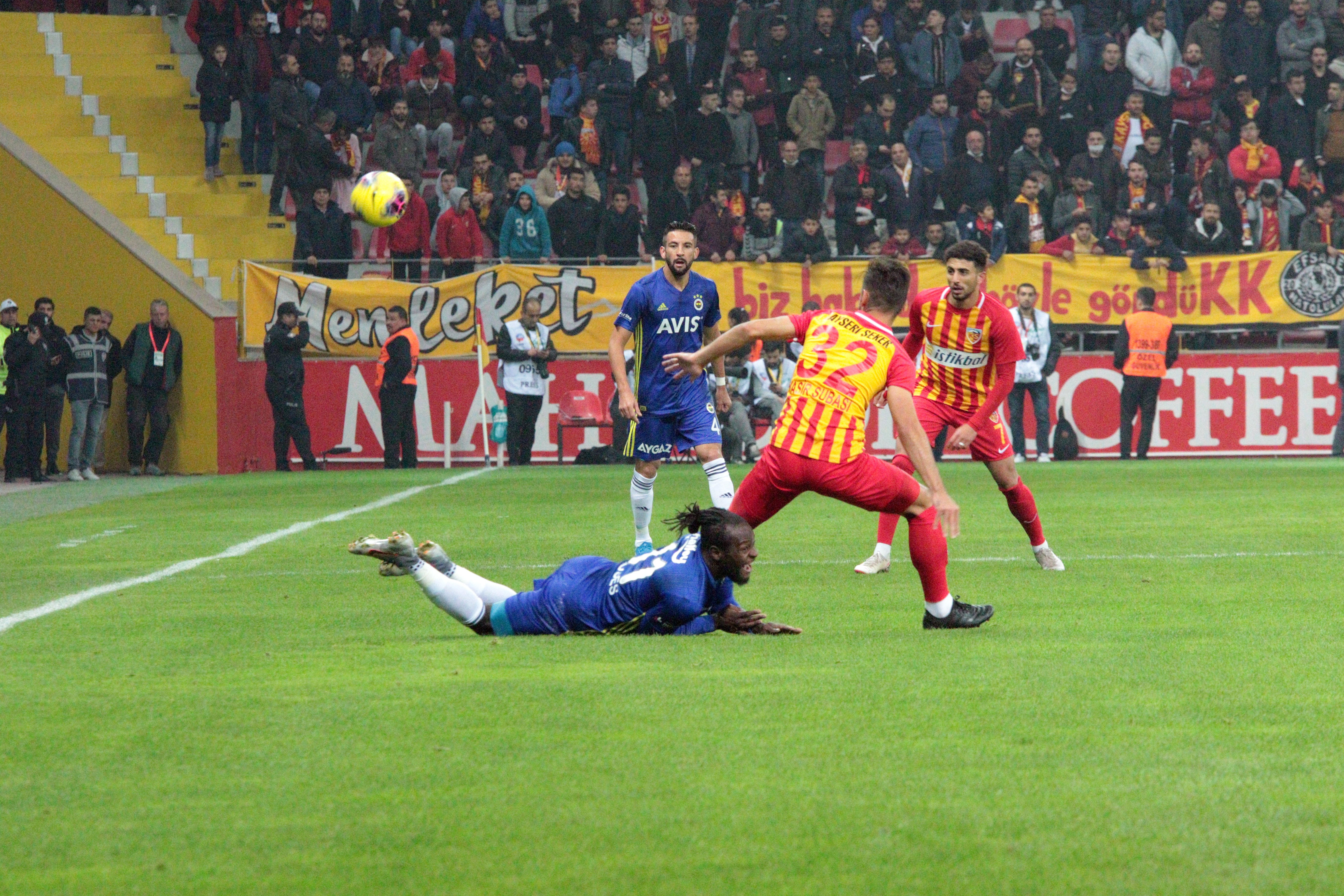 İlk yarı: İ.M. Kayserispor: 0 – Fenerbahçe: 0