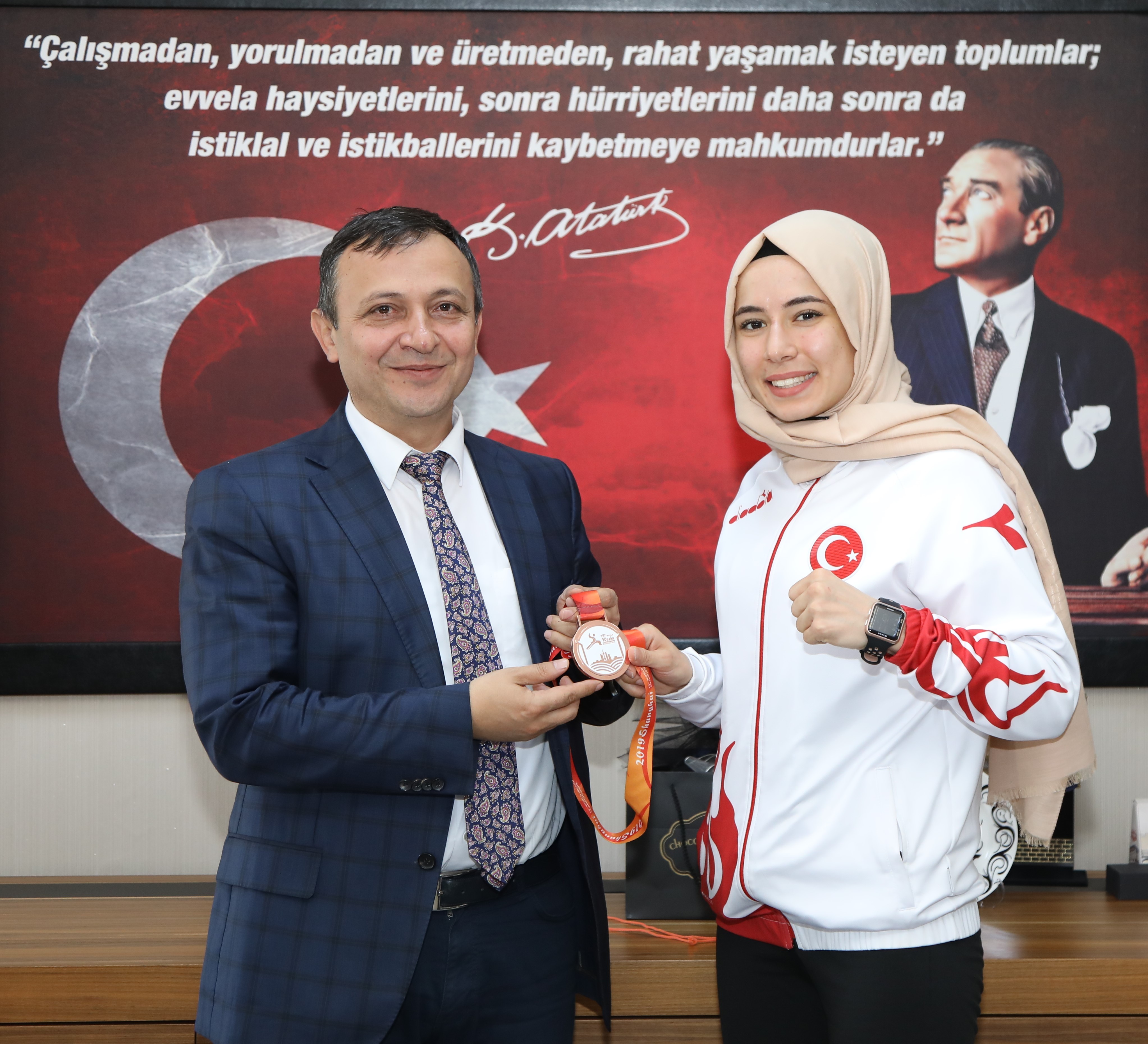 Dünya üçüncüsü sporcudan Rektör Çalış’a ziyaret