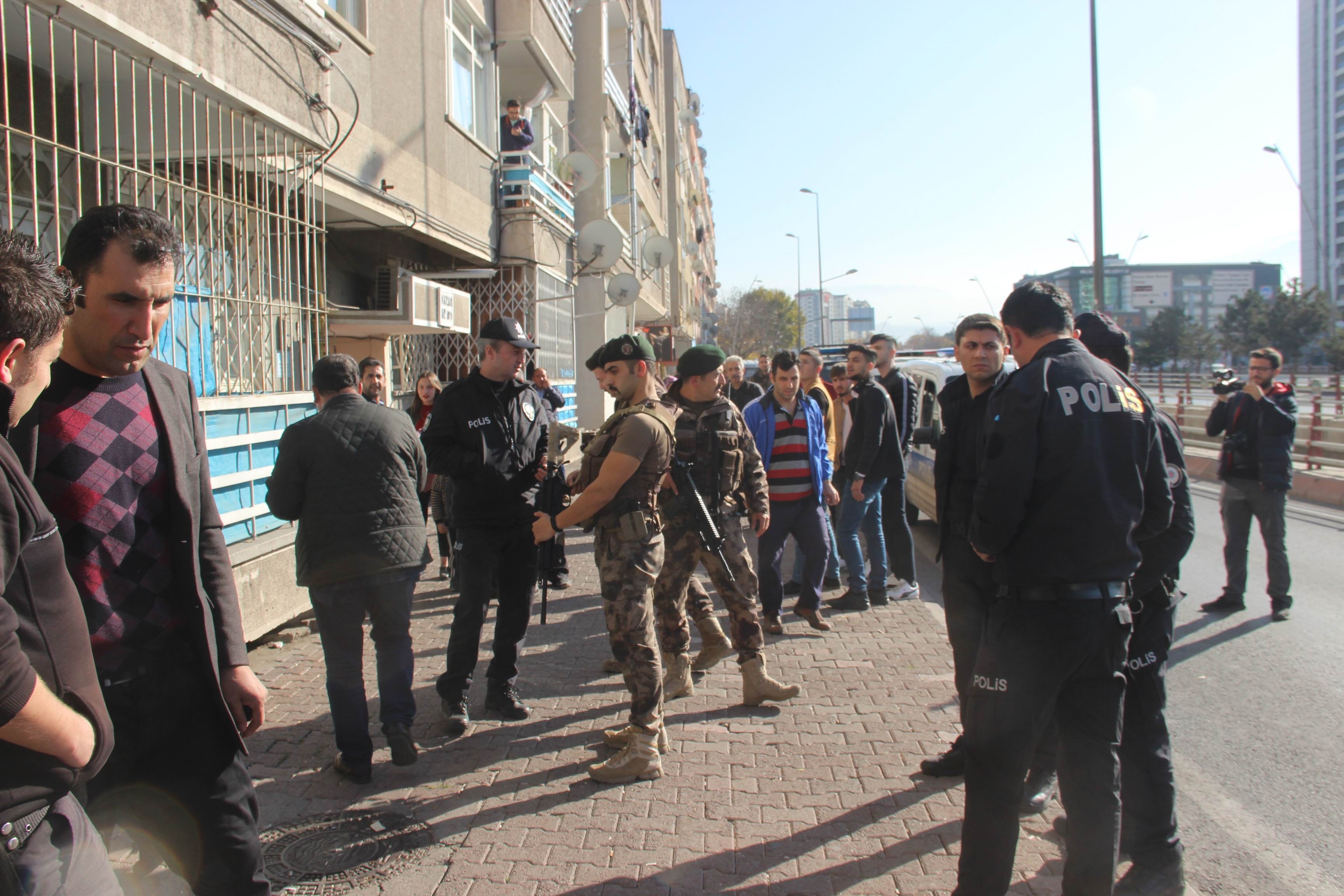 Polise saldıran zanlı yaralandı